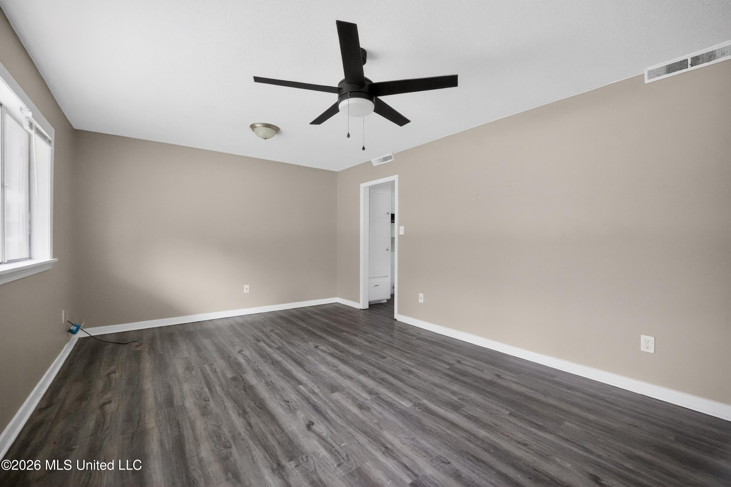 1235 Adkins Boulevard Property Photo 8