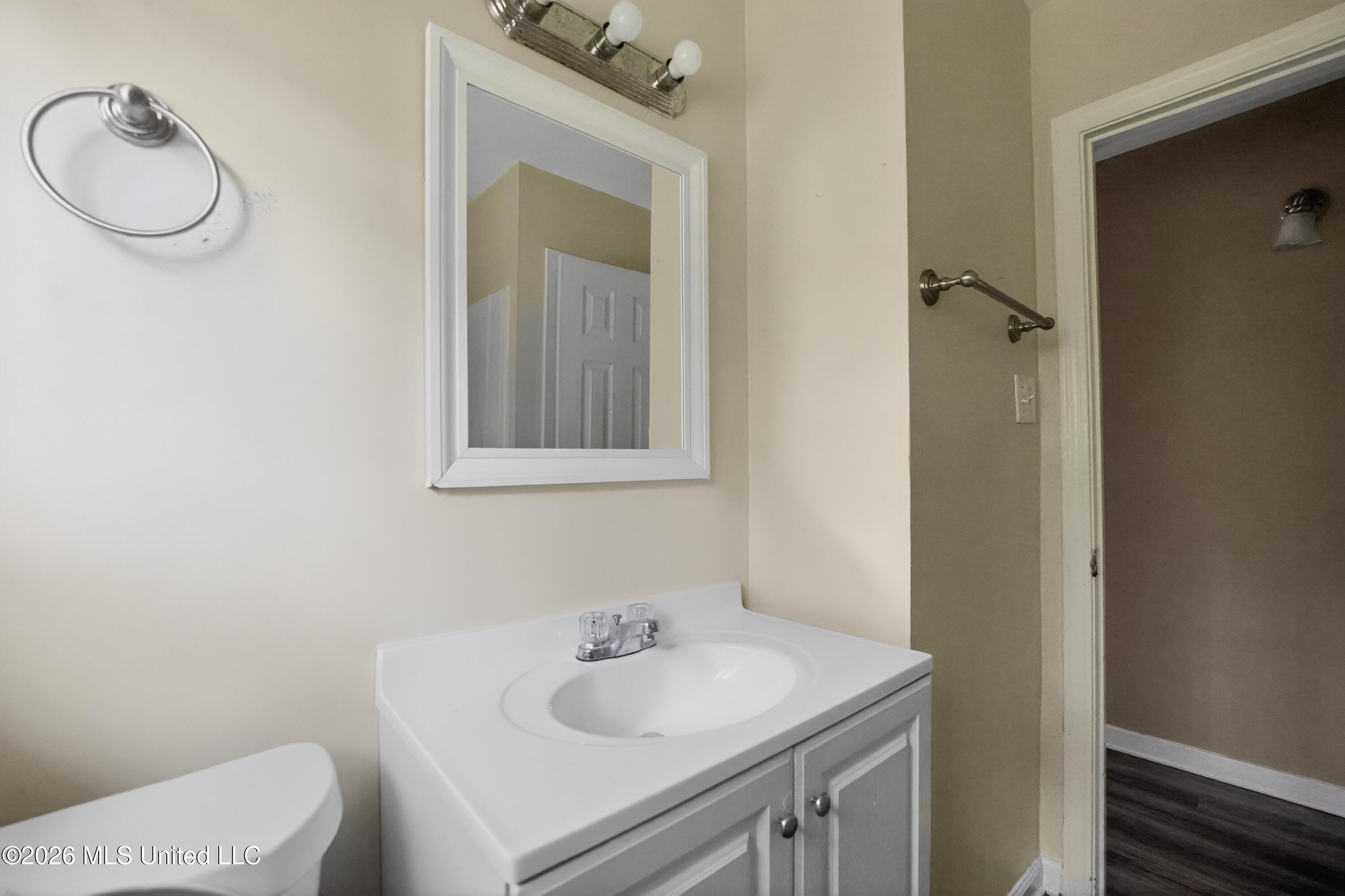 1235 Adkins Boulevard Property Photo 13