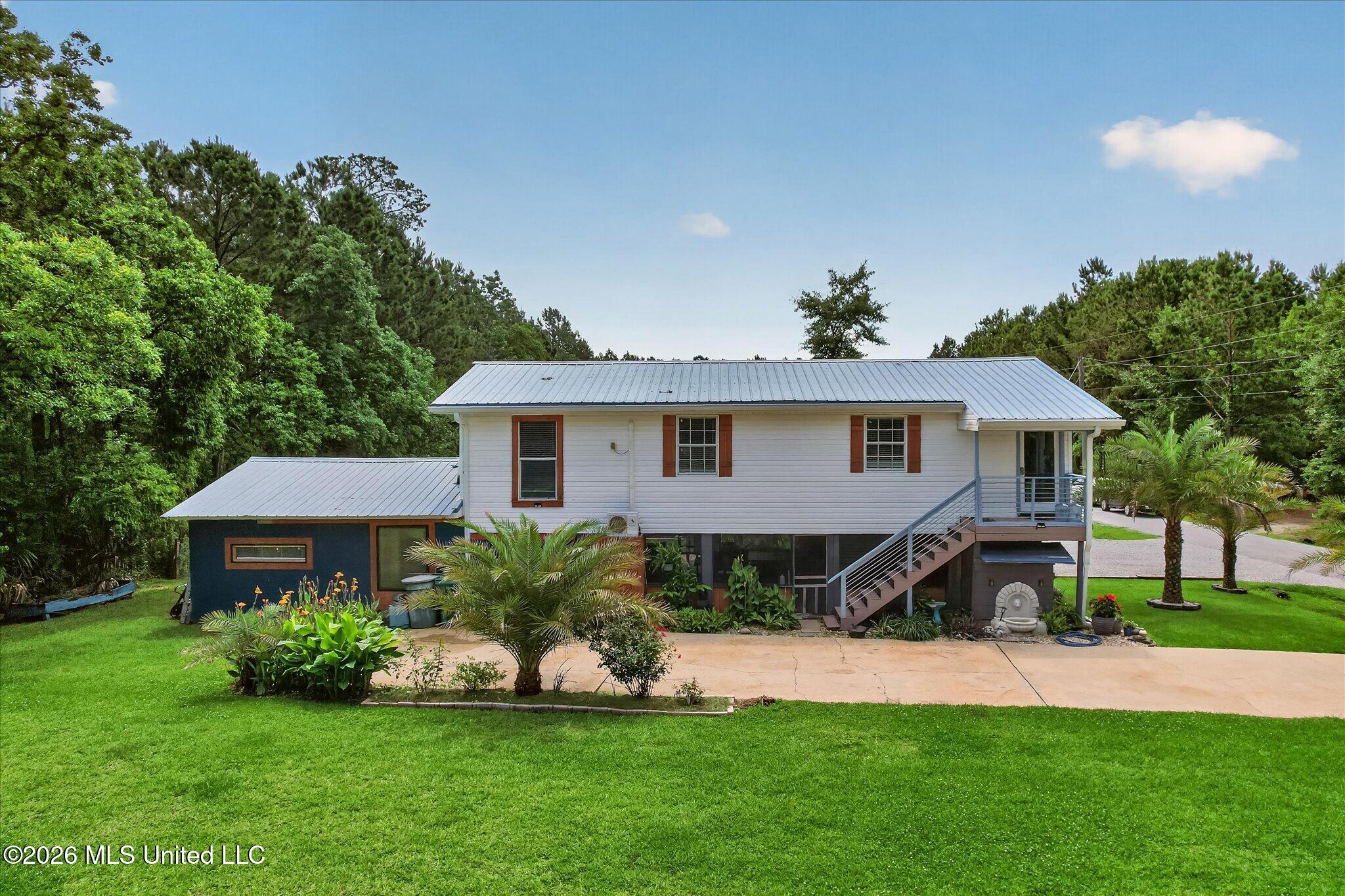309 Beverly Street Property Photo 2