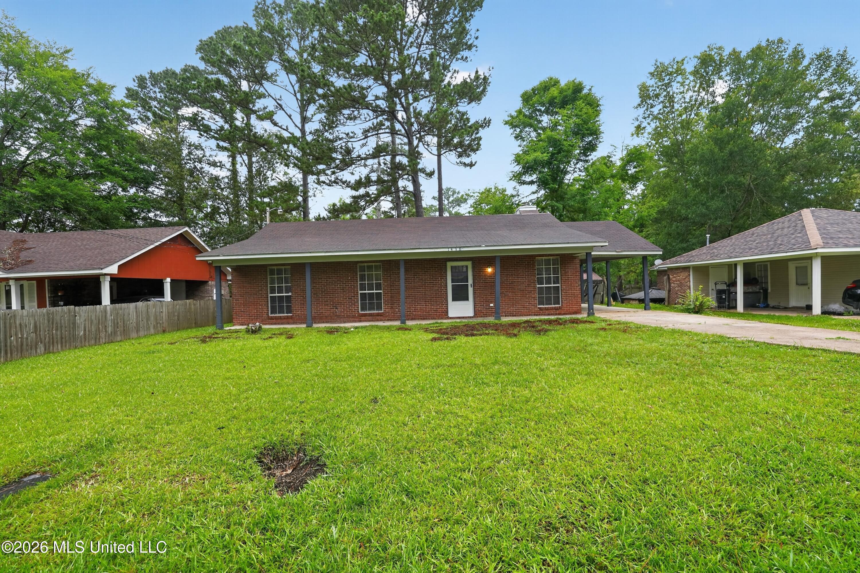 1438 Summit Avenue Property Photo 6