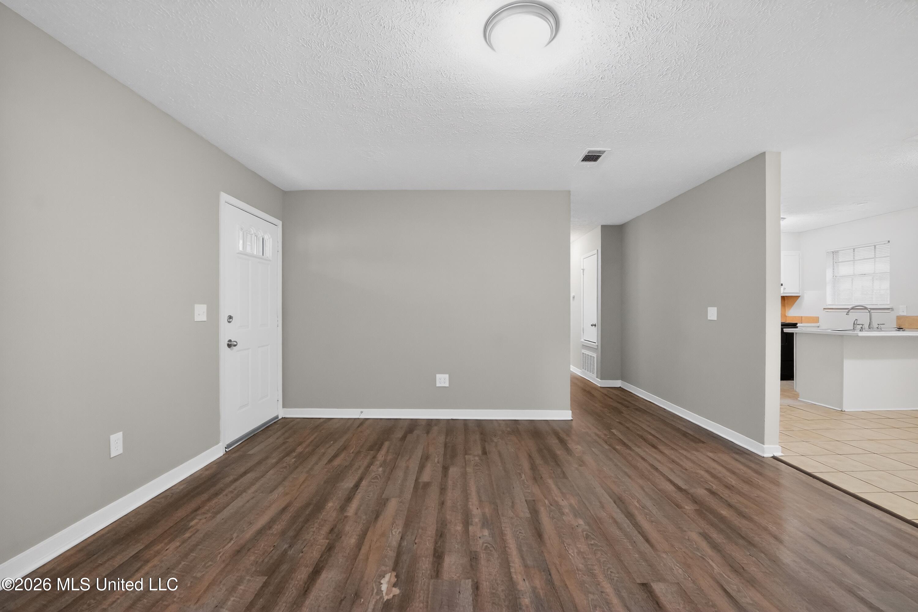 1438 Summit Avenue Property Photo 7