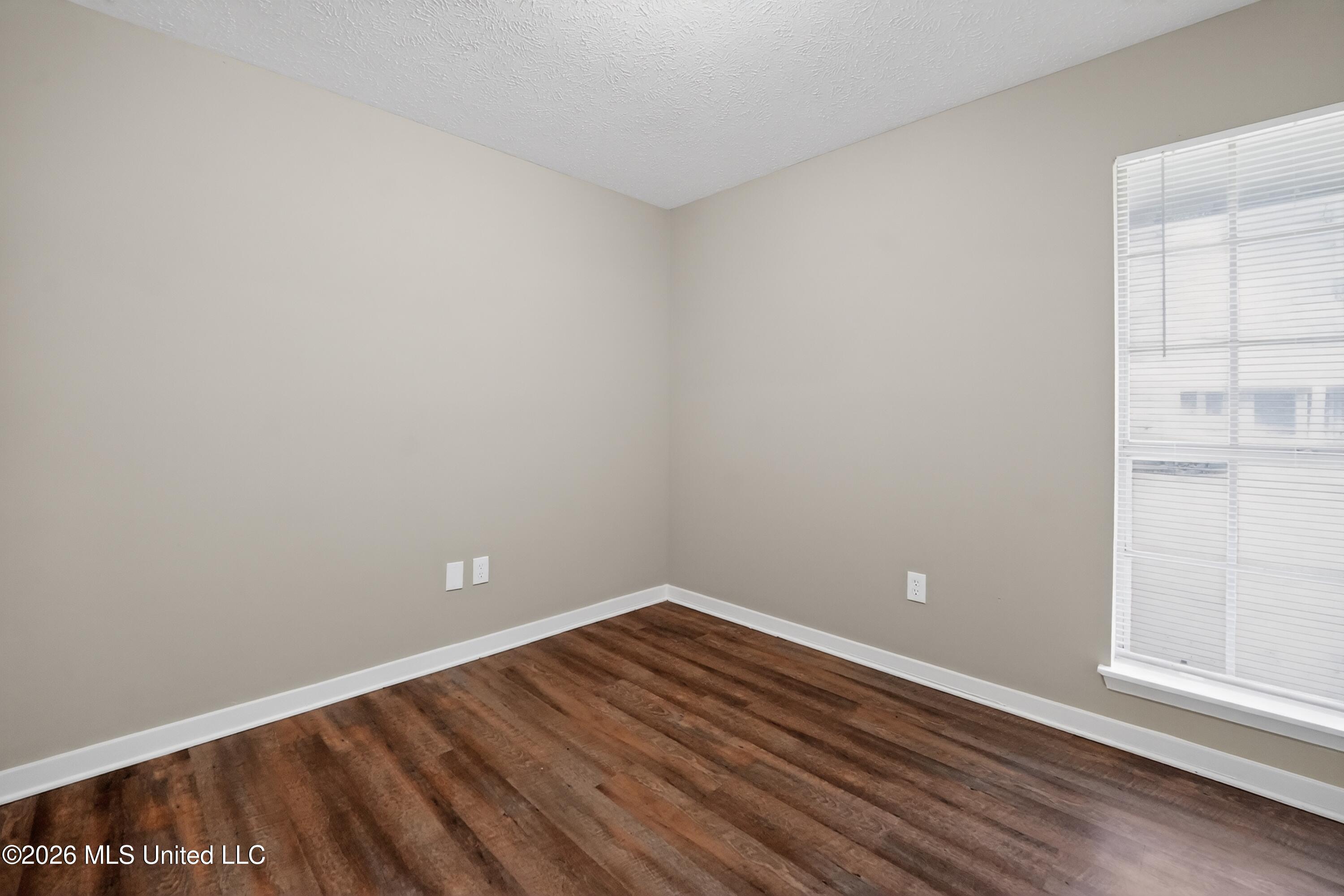 1438 Summit Avenue Property Photo 12
