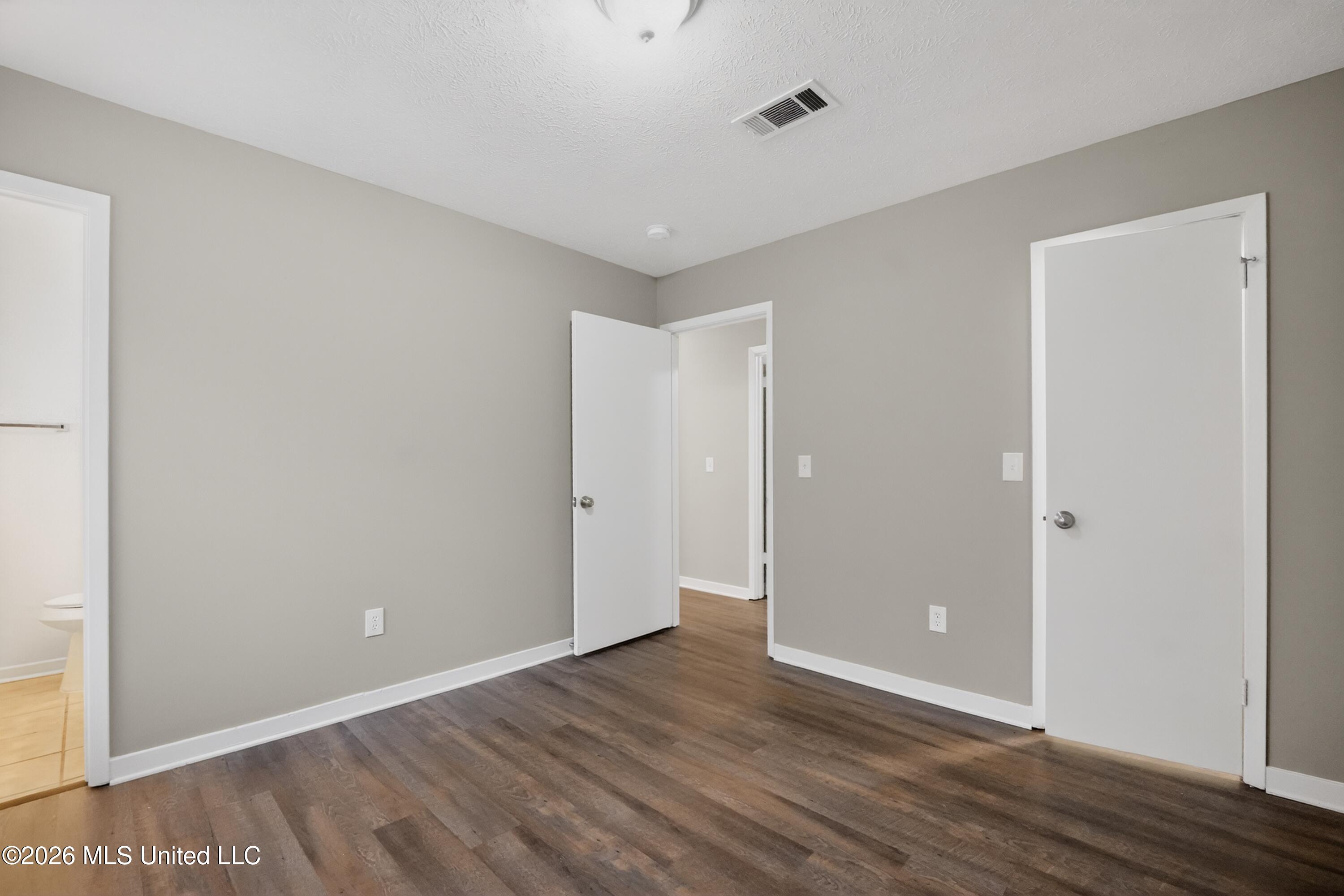 1438 Summit Avenue Property Photo 14