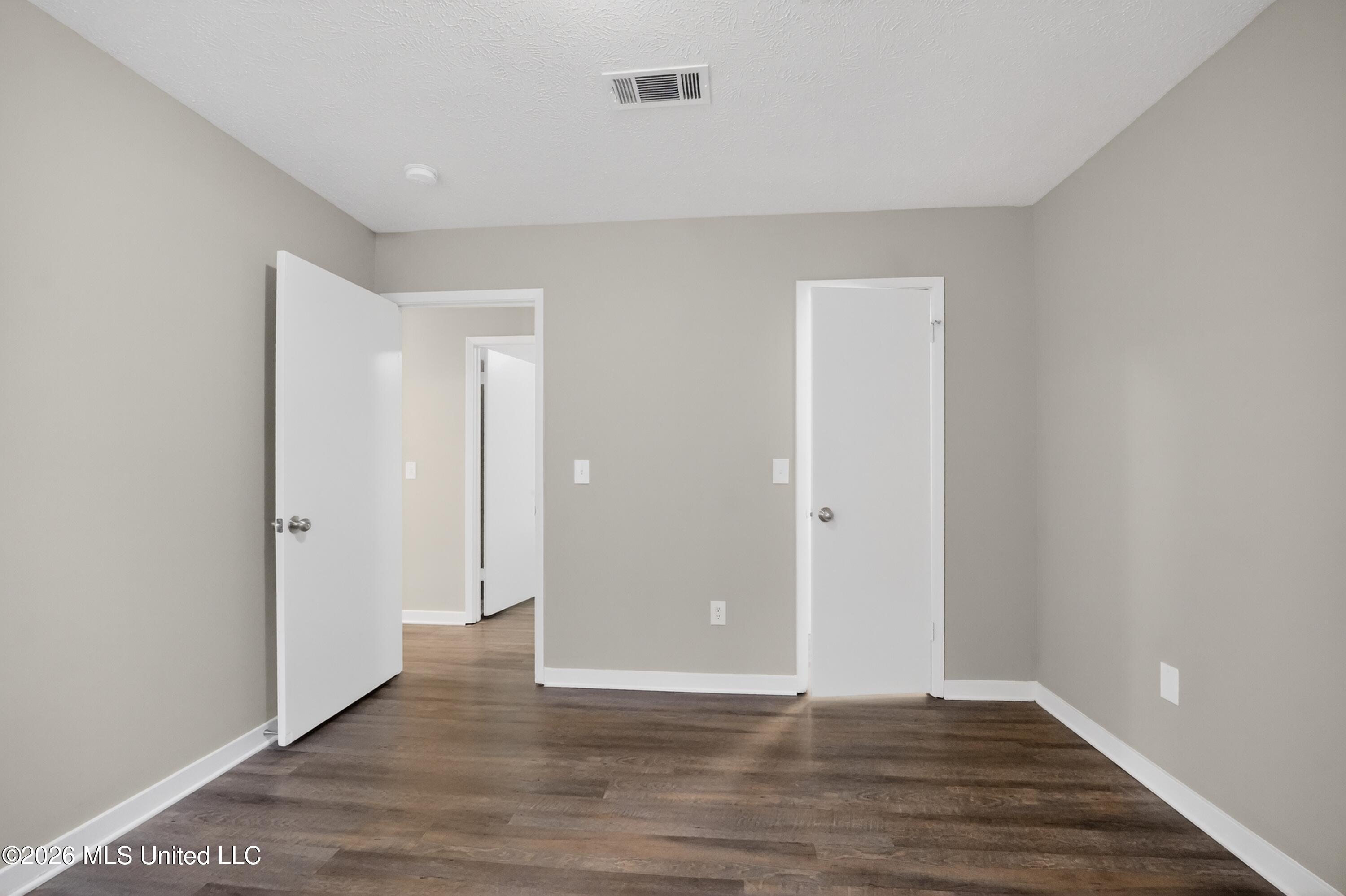 1438 Summit Avenue Property Photo 16