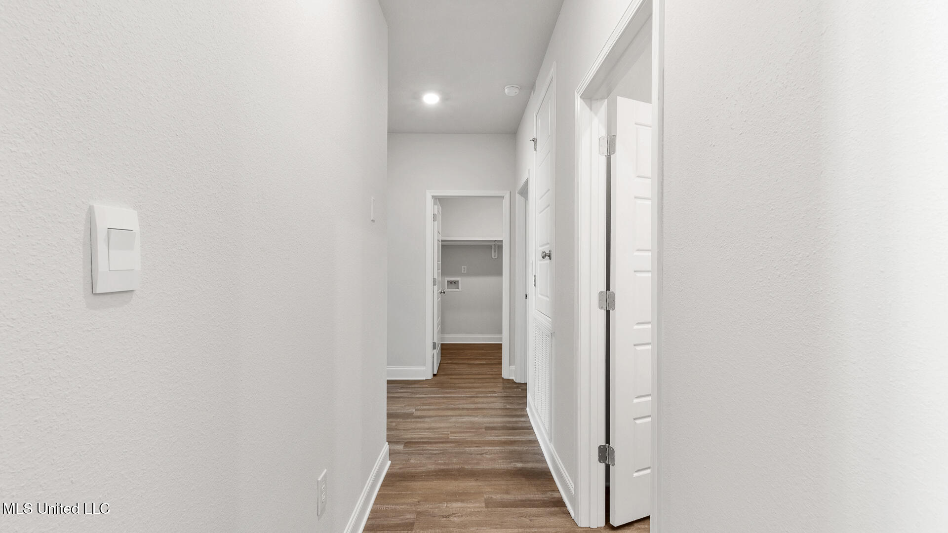 14216 Quill Avenue Property Photo 3