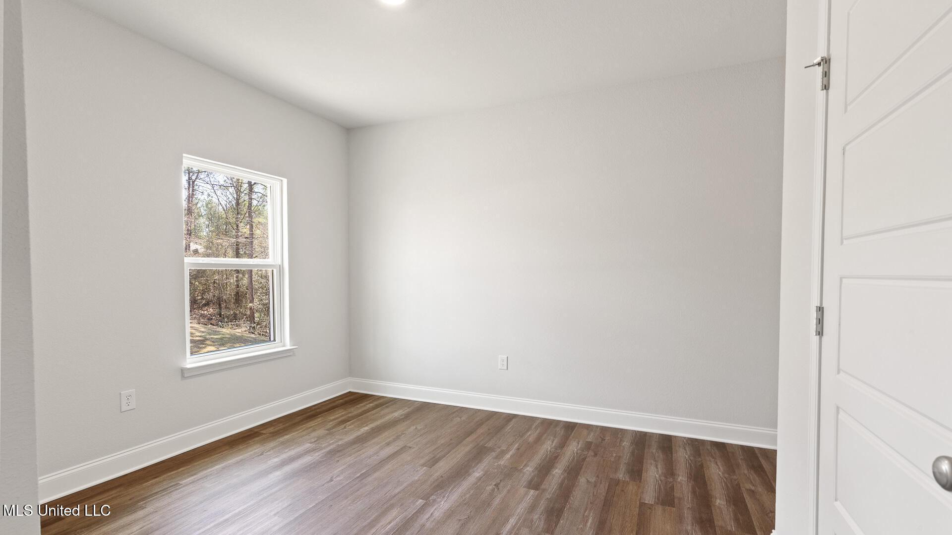 14216 Quill Avenue Property Photo 5
