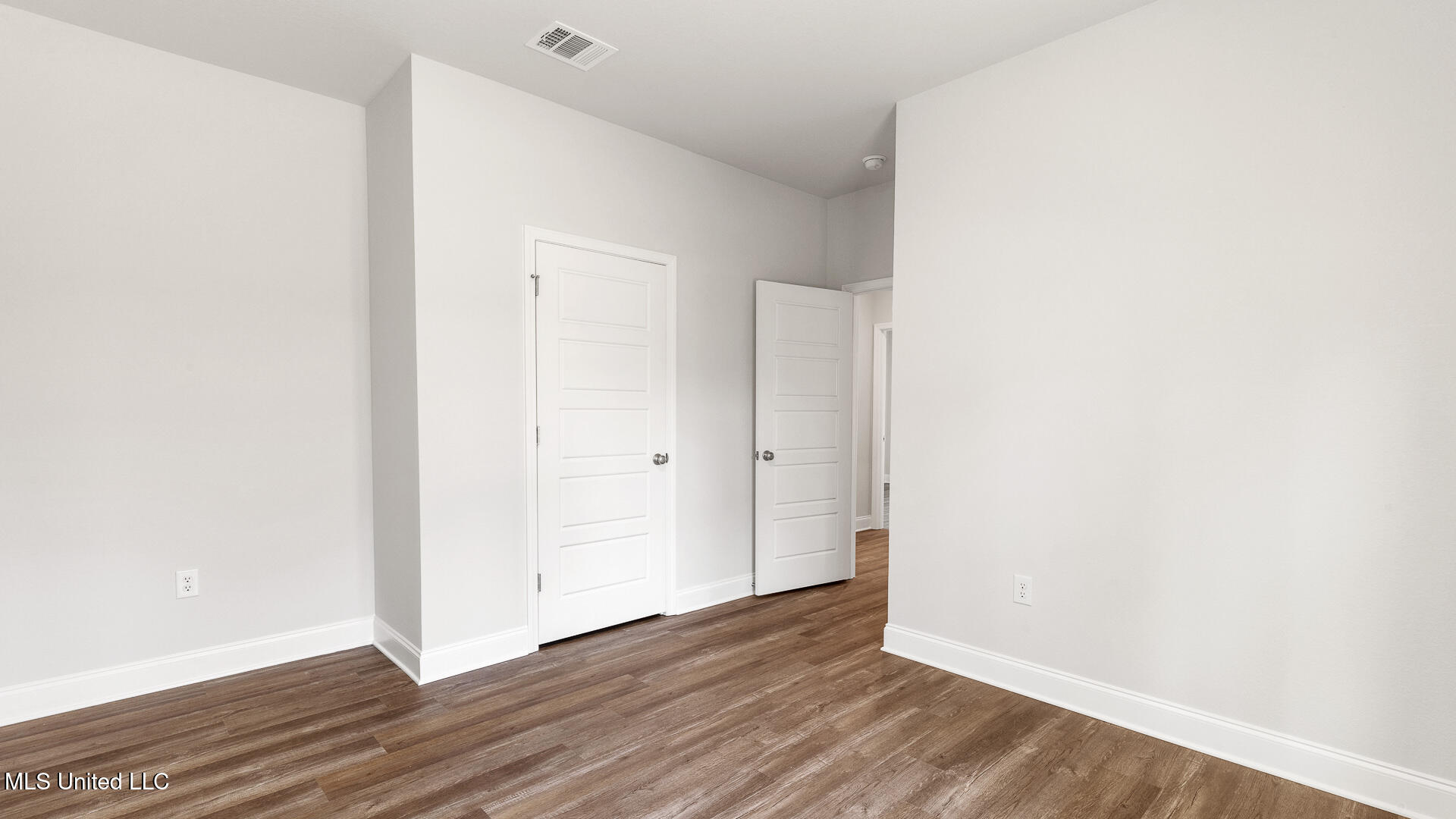 14216 Quill Avenue Property Photo 6