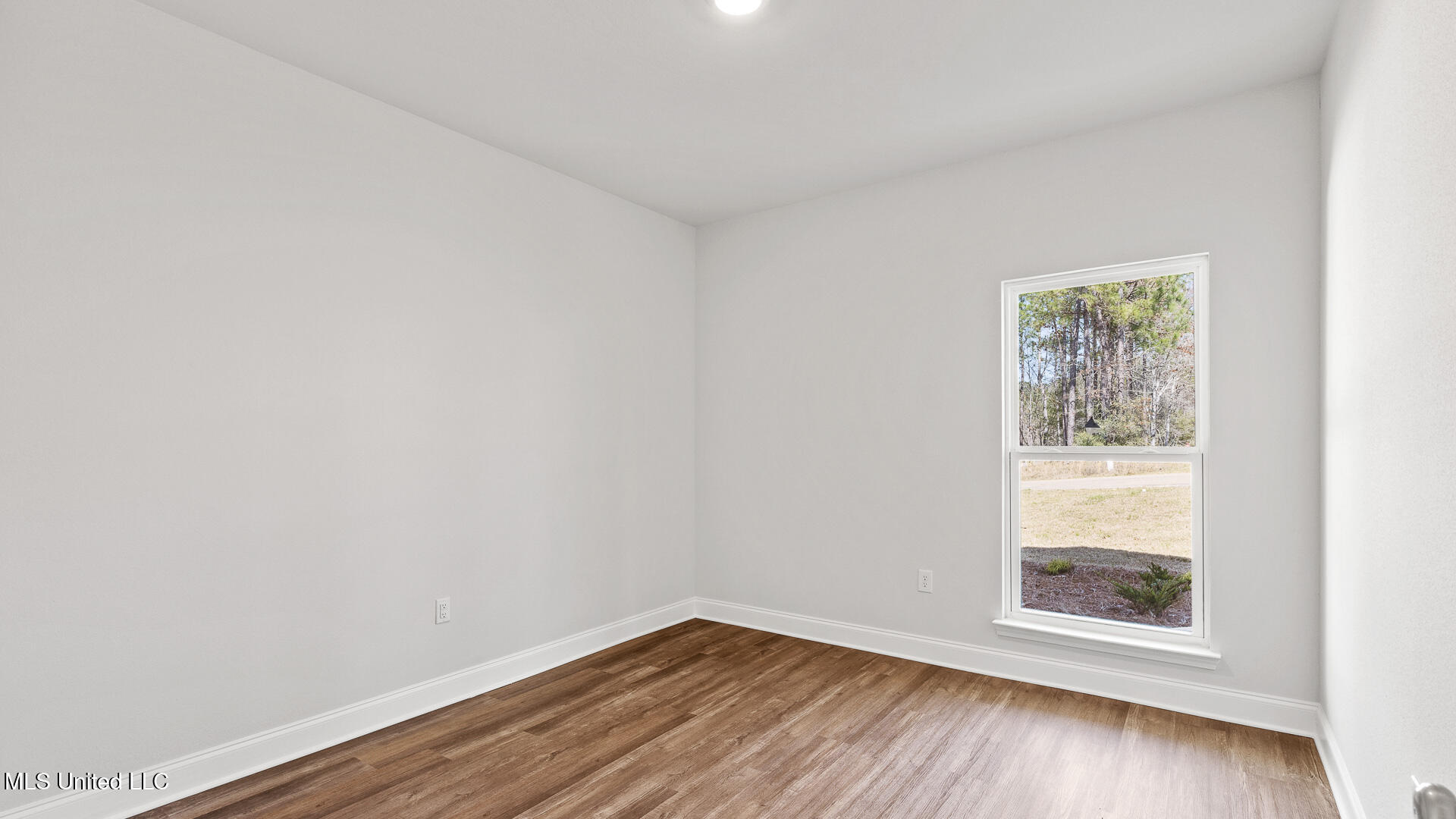 14216 Quill Avenue Property Photo 10