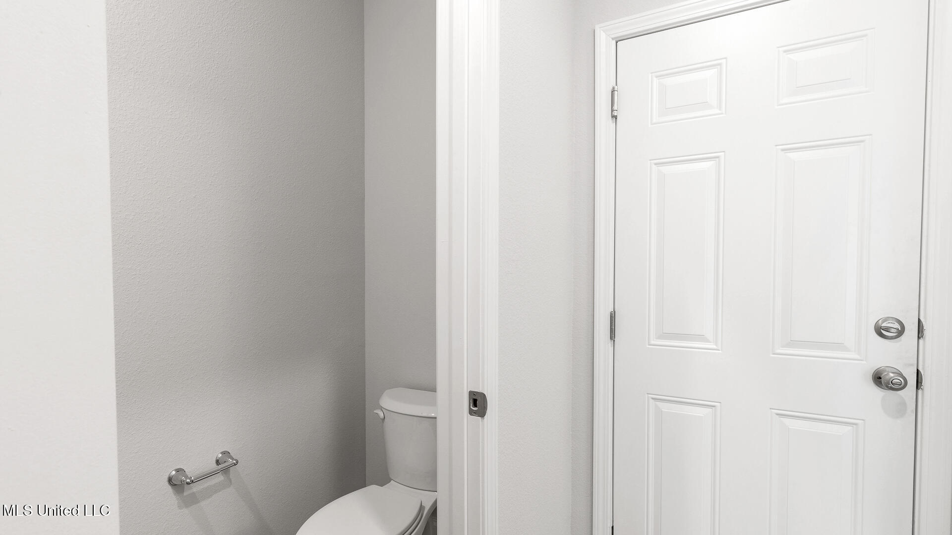 14216 Quill Avenue Property Photo 14