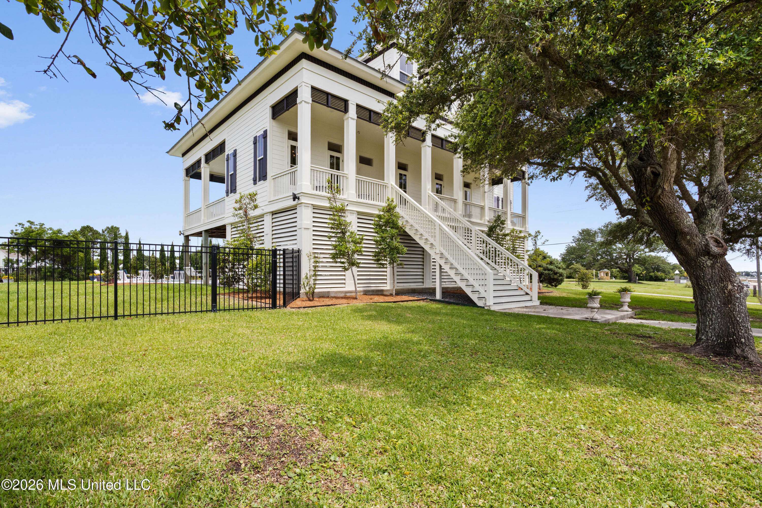 300 S Beach Boulevard Property Photo 4