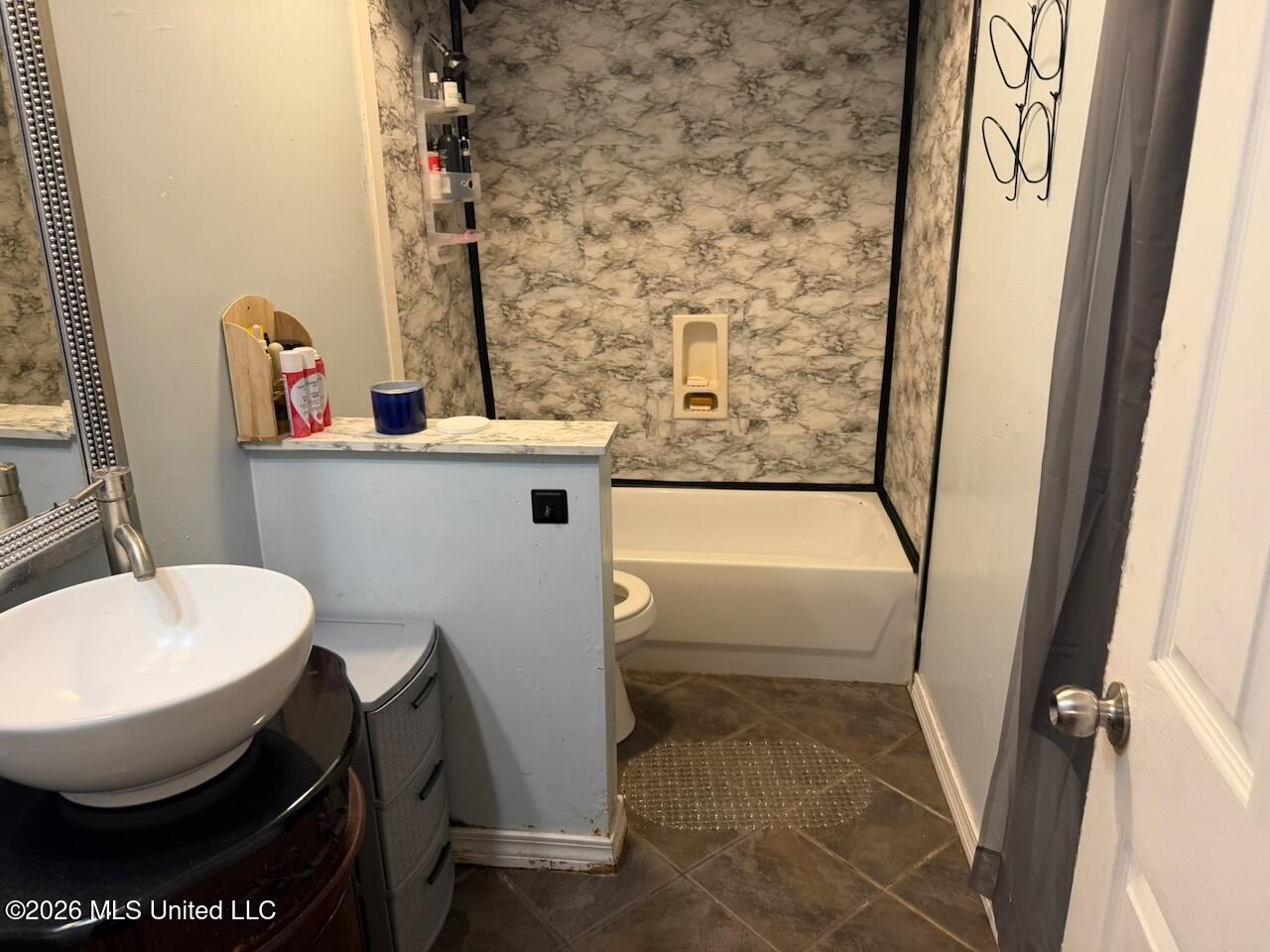 444 Klondyke Road Property Photo 16