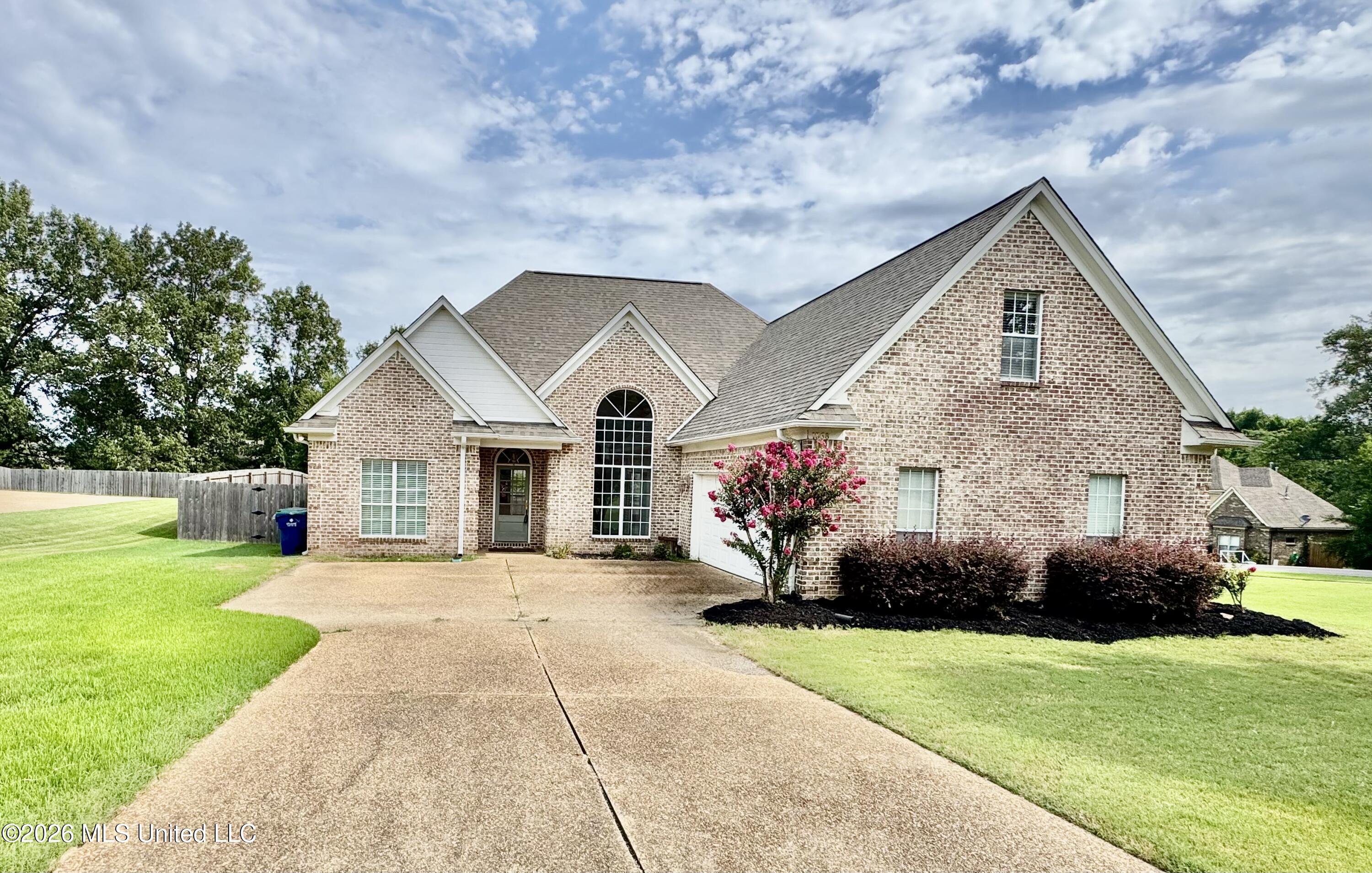 1868 Trapper Drive Property Photo 2