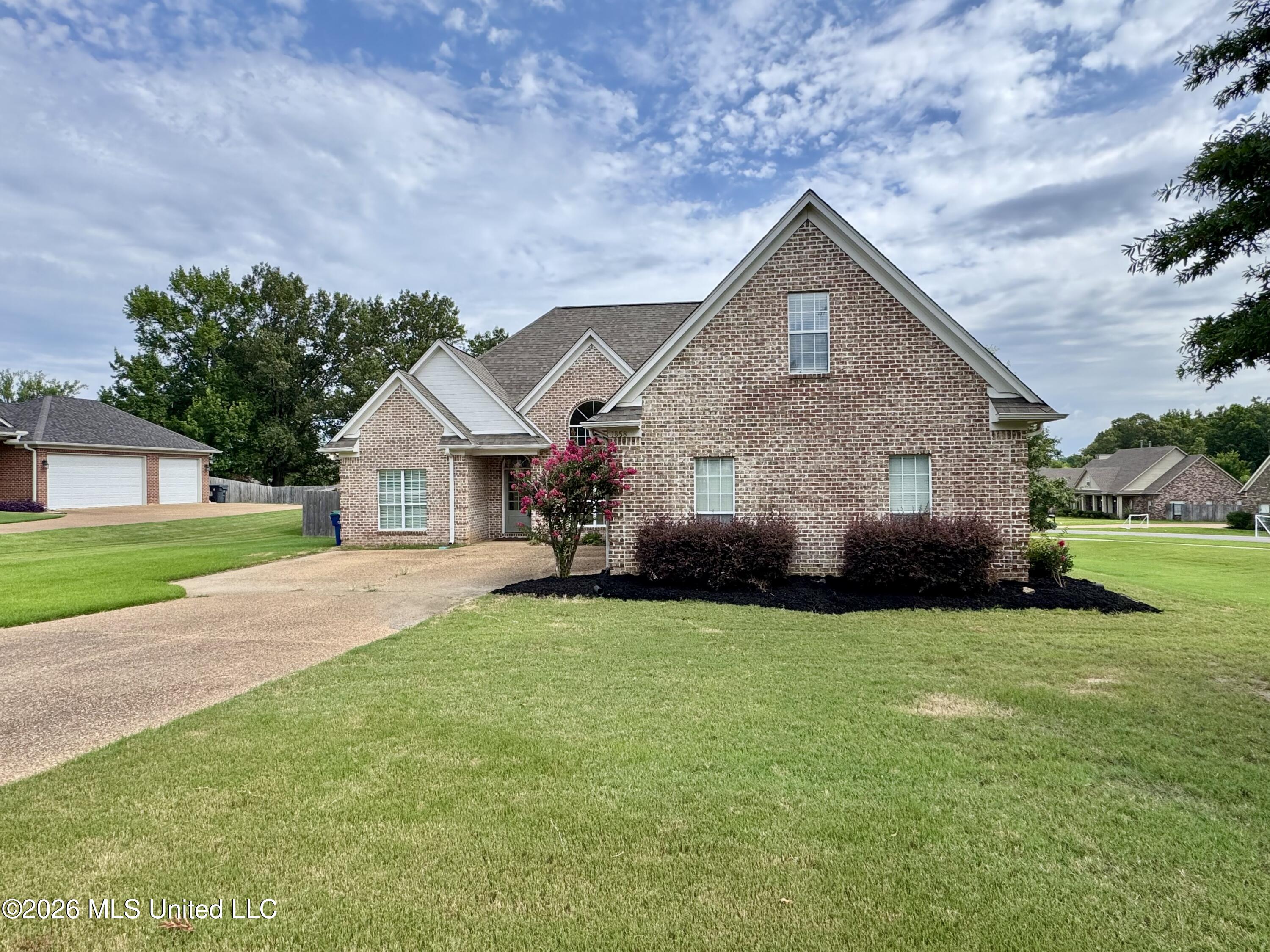 1868 Trapper Drive Property Photo 3