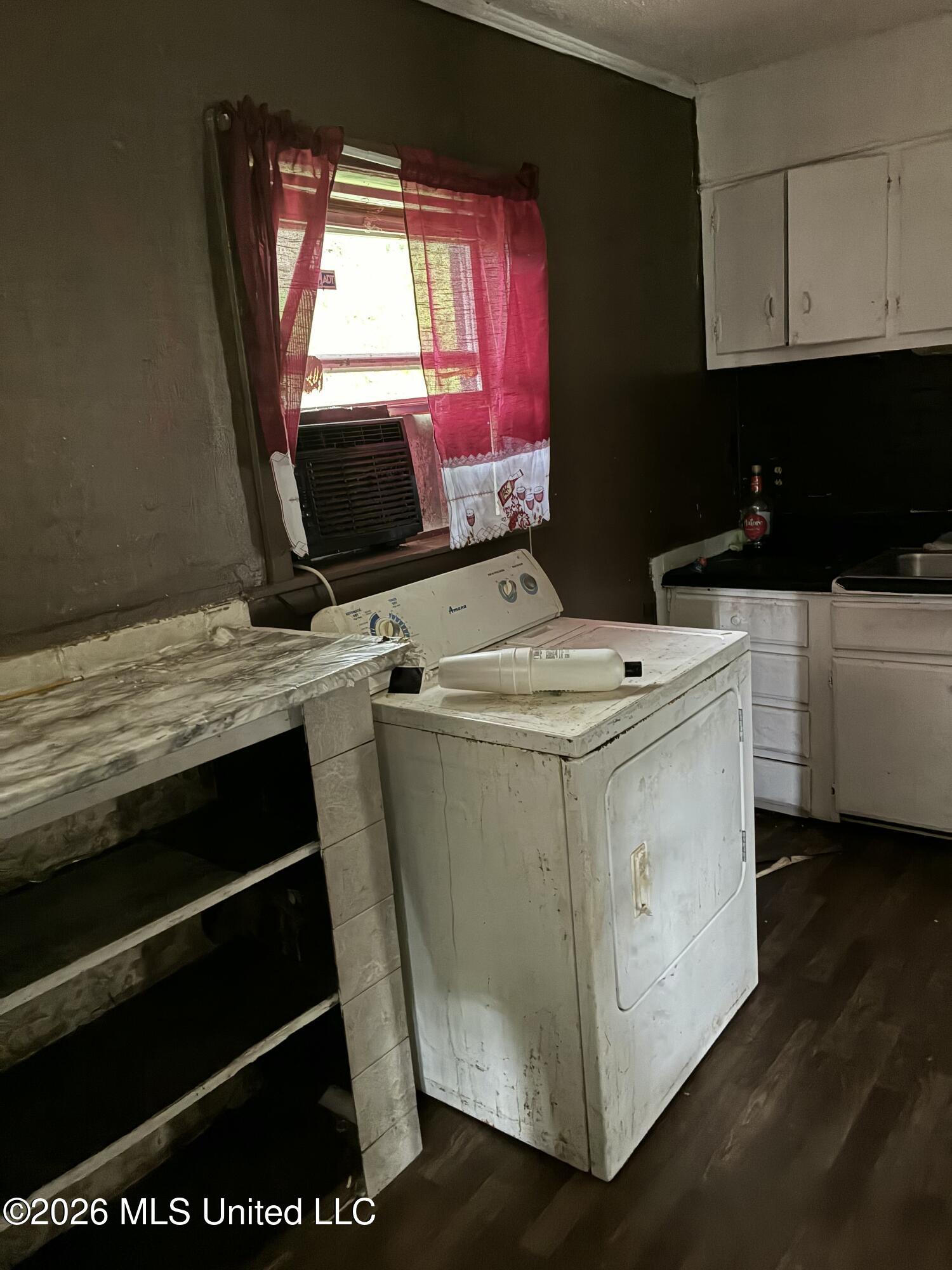 1258 Glendale Circle Property Photo 7