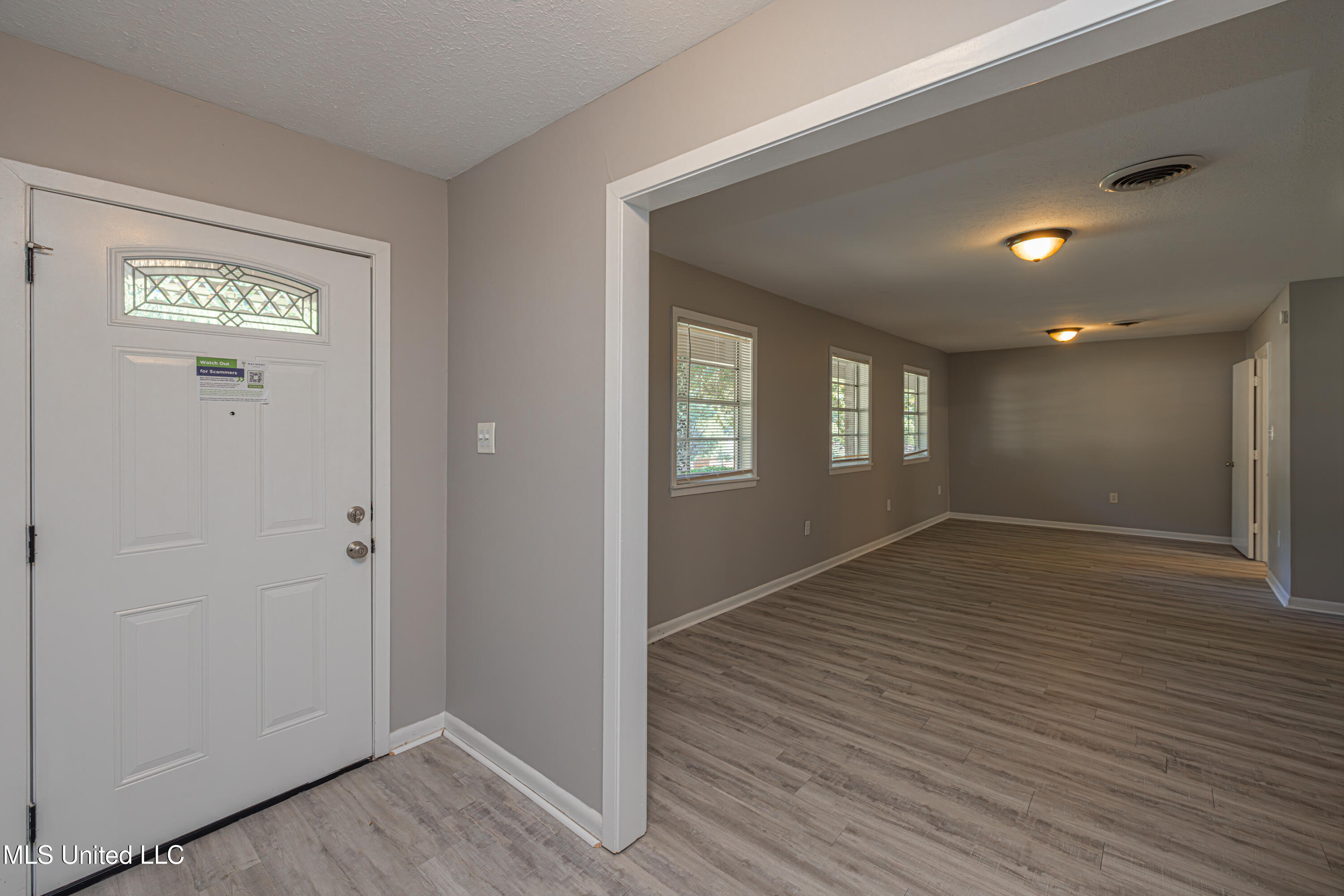1011 Laurelwood Drive Property Photo 6