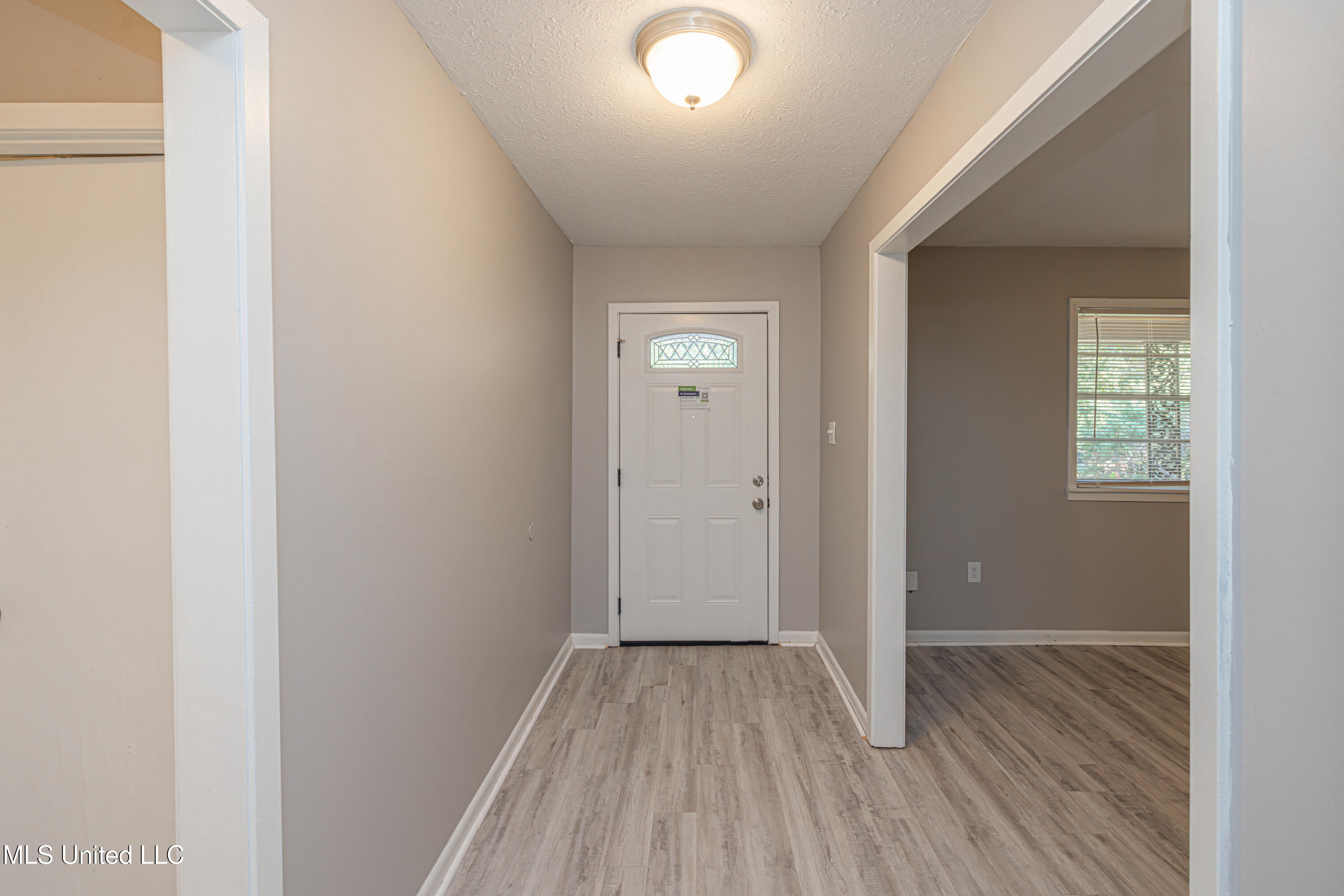 1011 Laurelwood Drive Property Photo 7