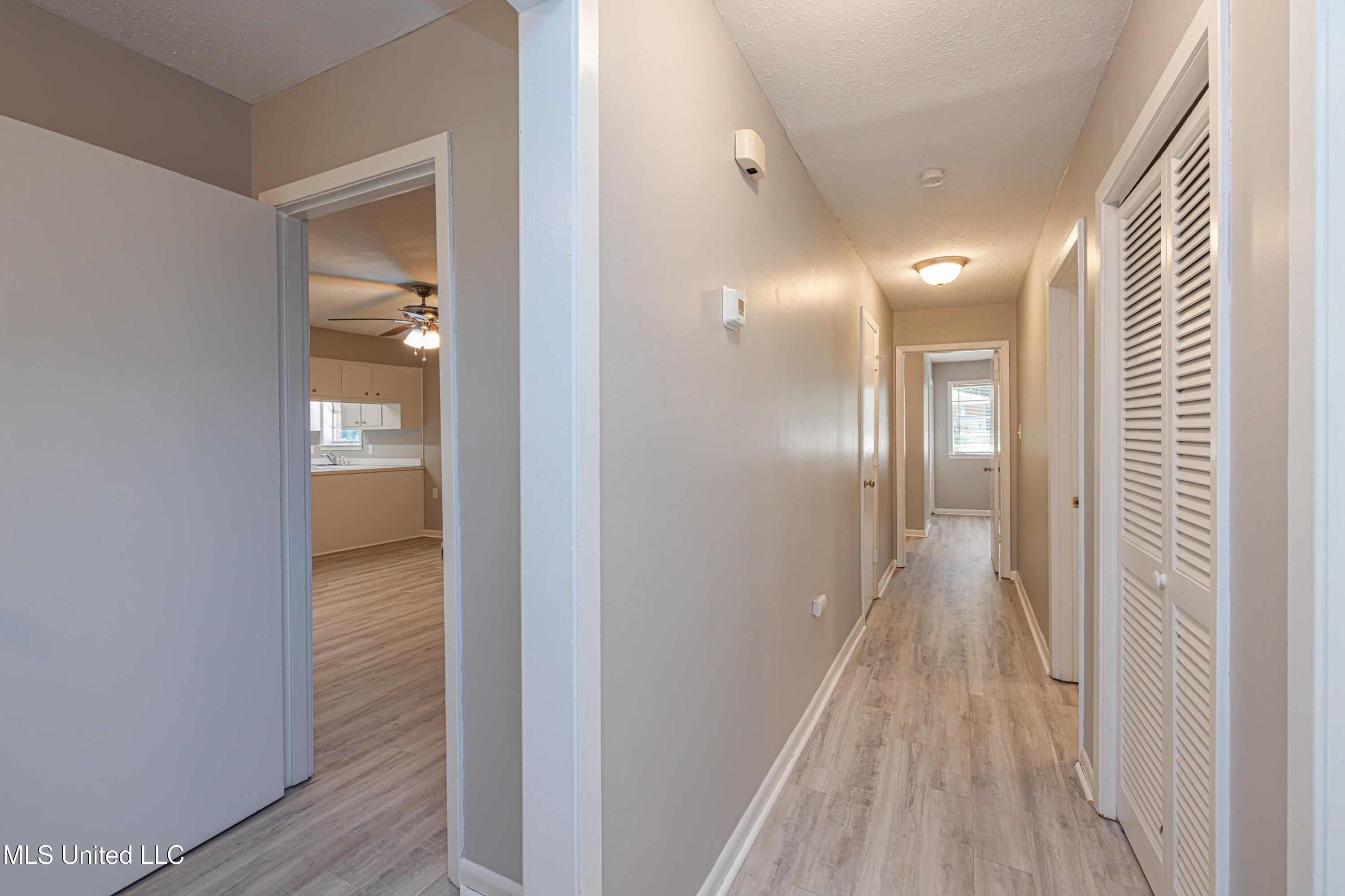 1011 Laurelwood Drive Property Photo 8