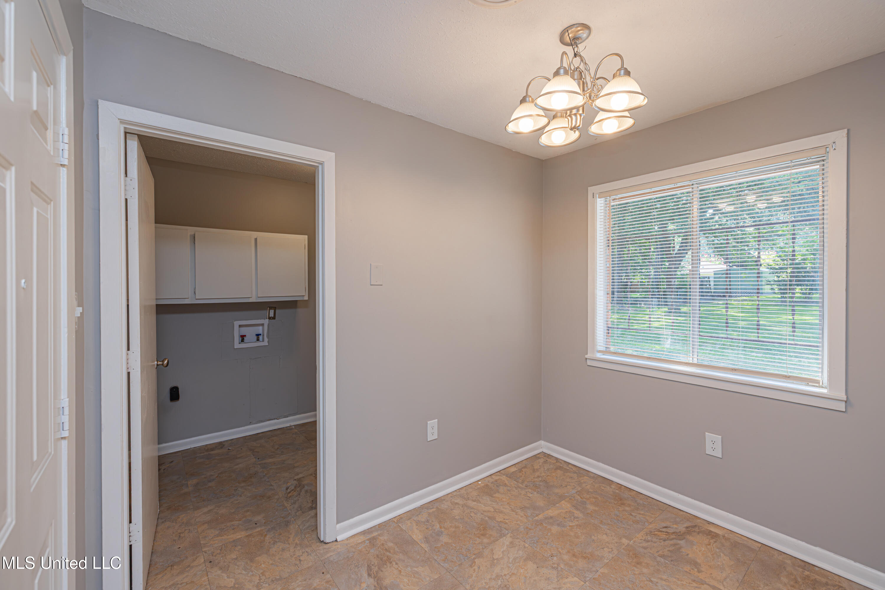 1011 Laurelwood Drive Property Photo 14