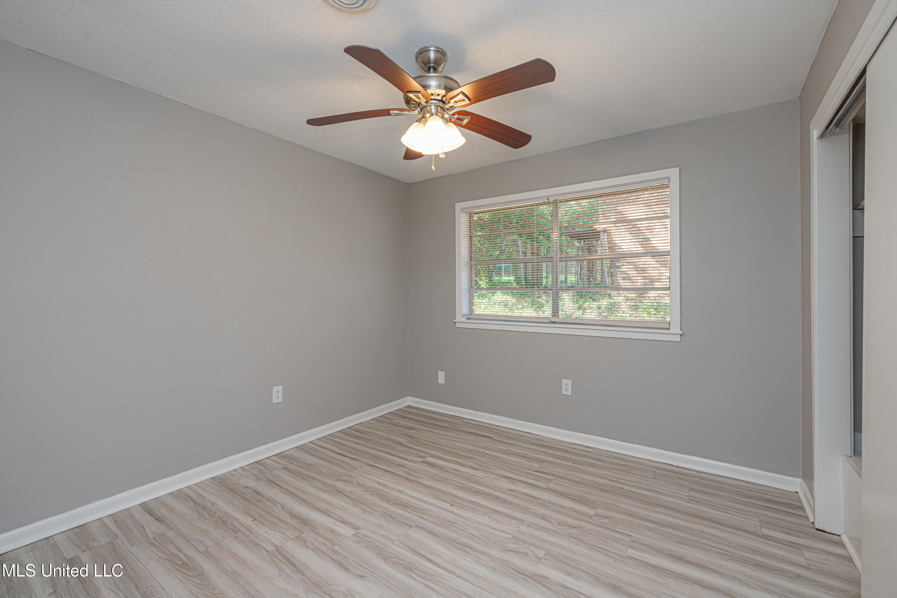 1011 Laurelwood Drive Property Photo 16