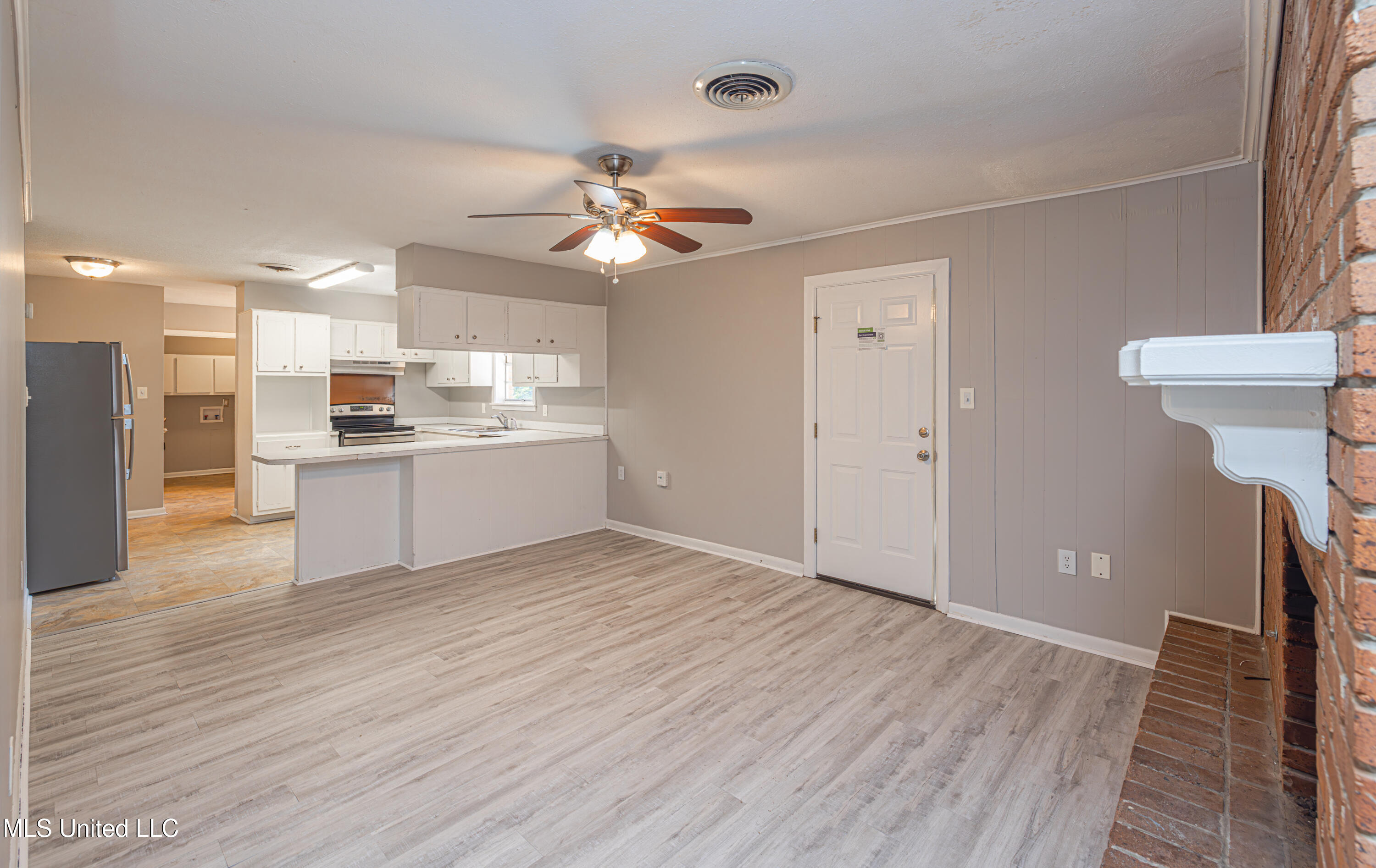 1011 Laurelwood Drive Property Photo 22