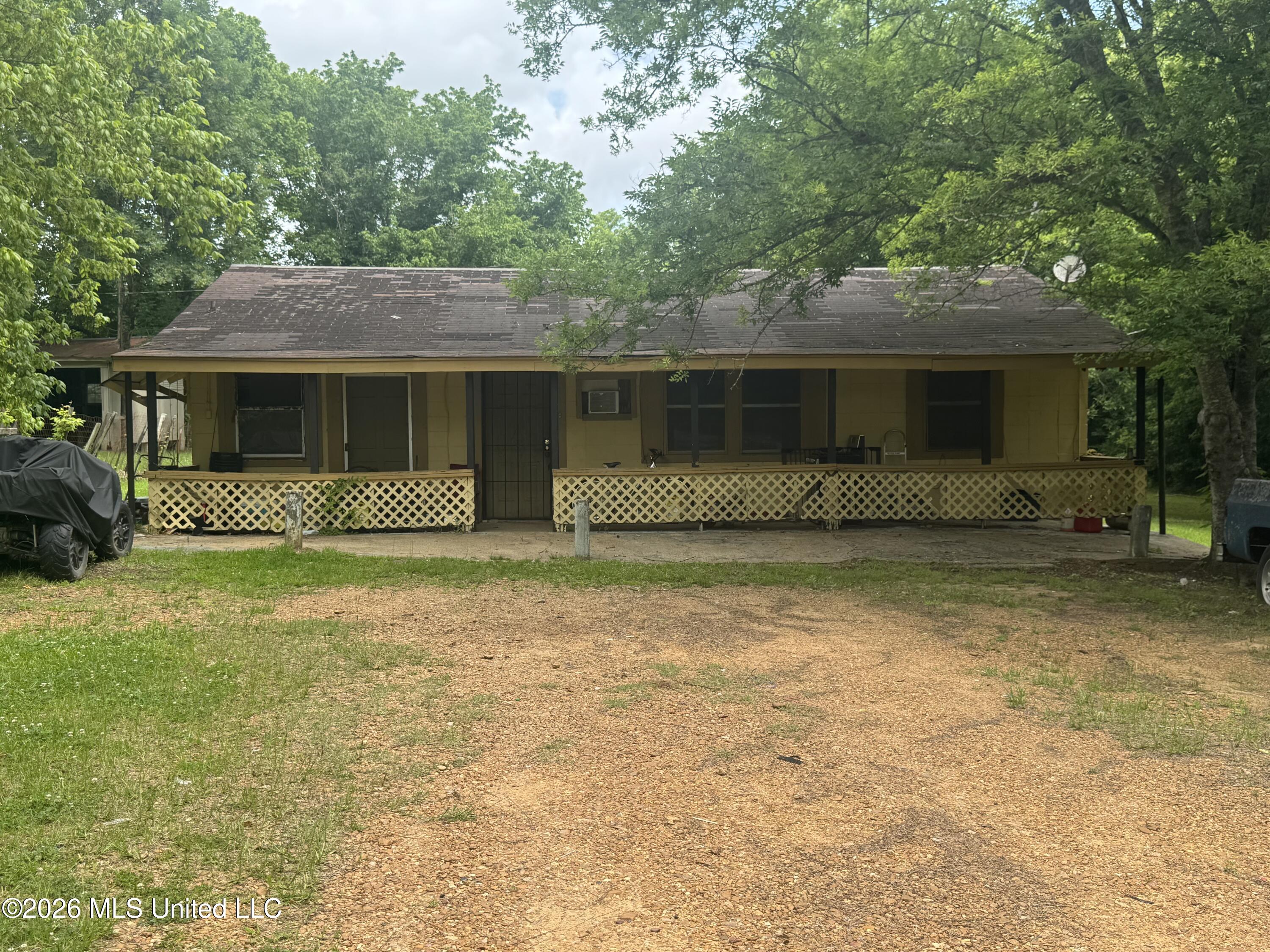 1433 Ross Circle Property Photo 2