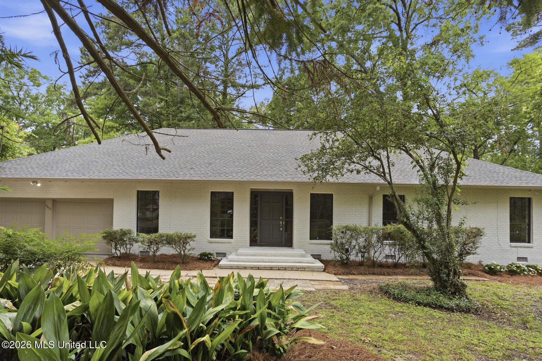 4455 E Ridge Drive Property Photo 3