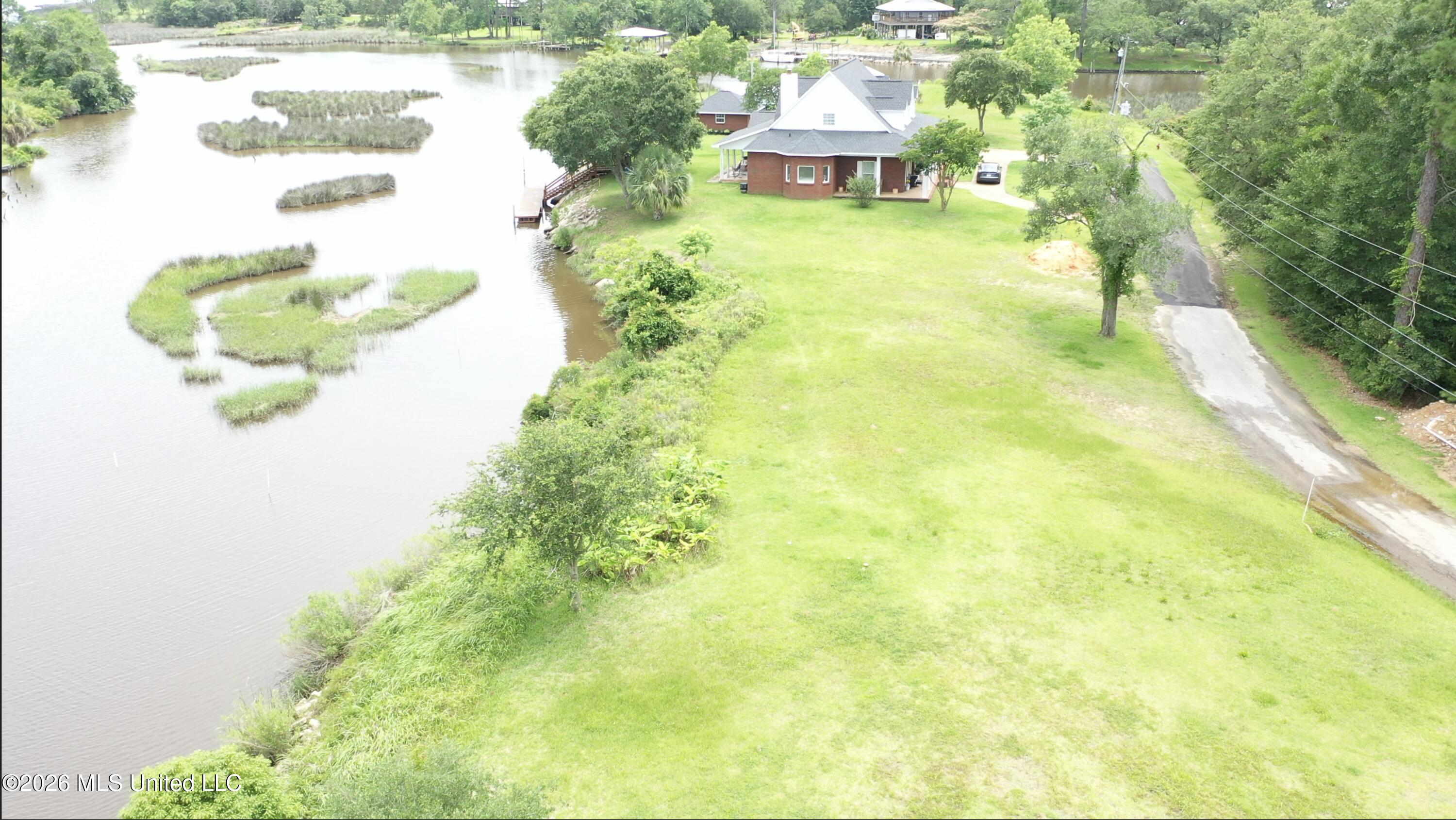 00 Towerbridge Avenue Property Photo 4