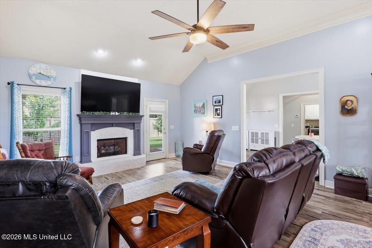 241 Copper Ridge Way Property Photo 5