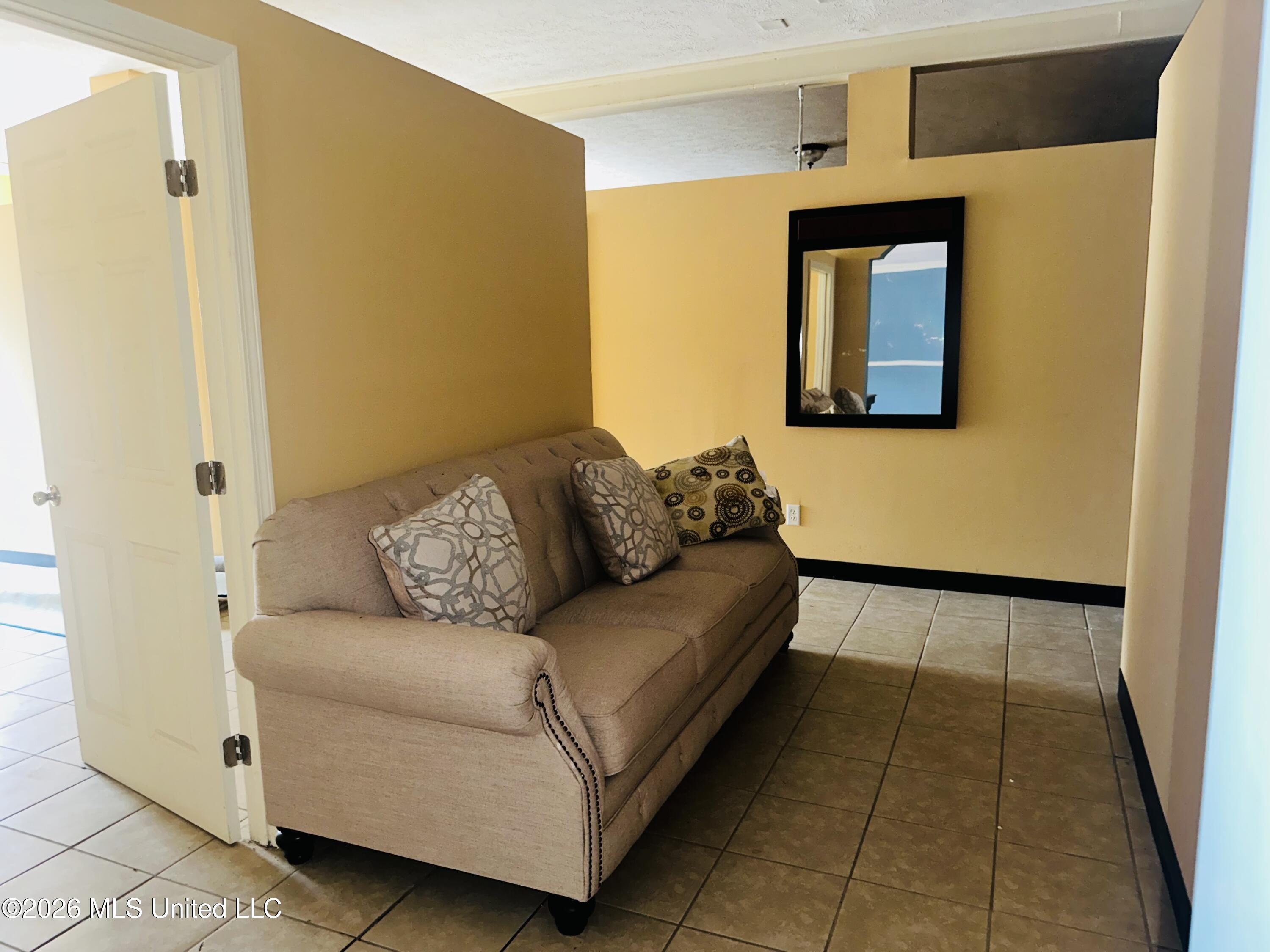 1201 Ingalls Avenue Property Photo 3