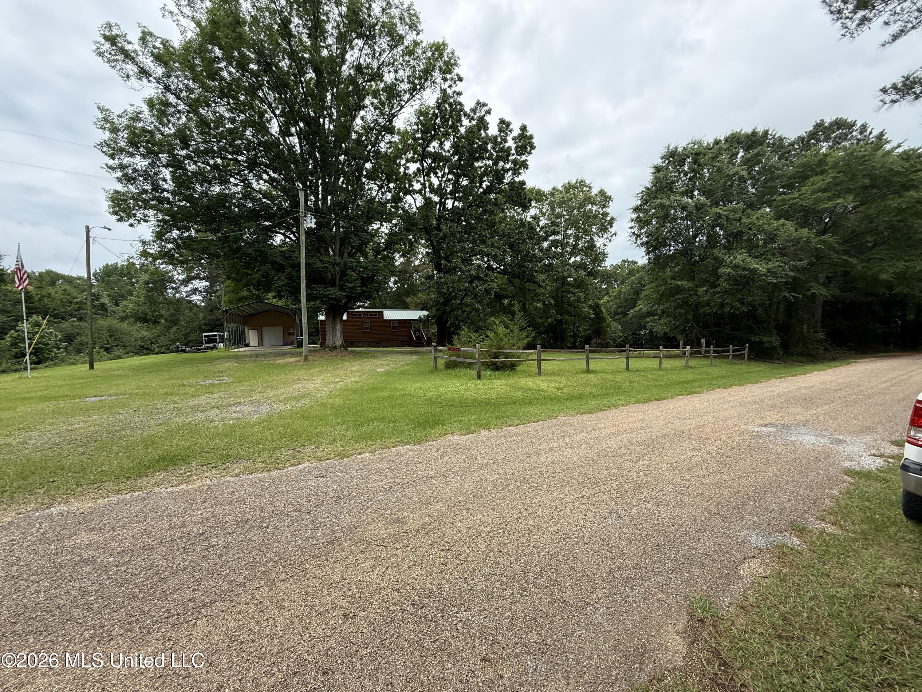 1687 Thaggard Road Property Photo 2