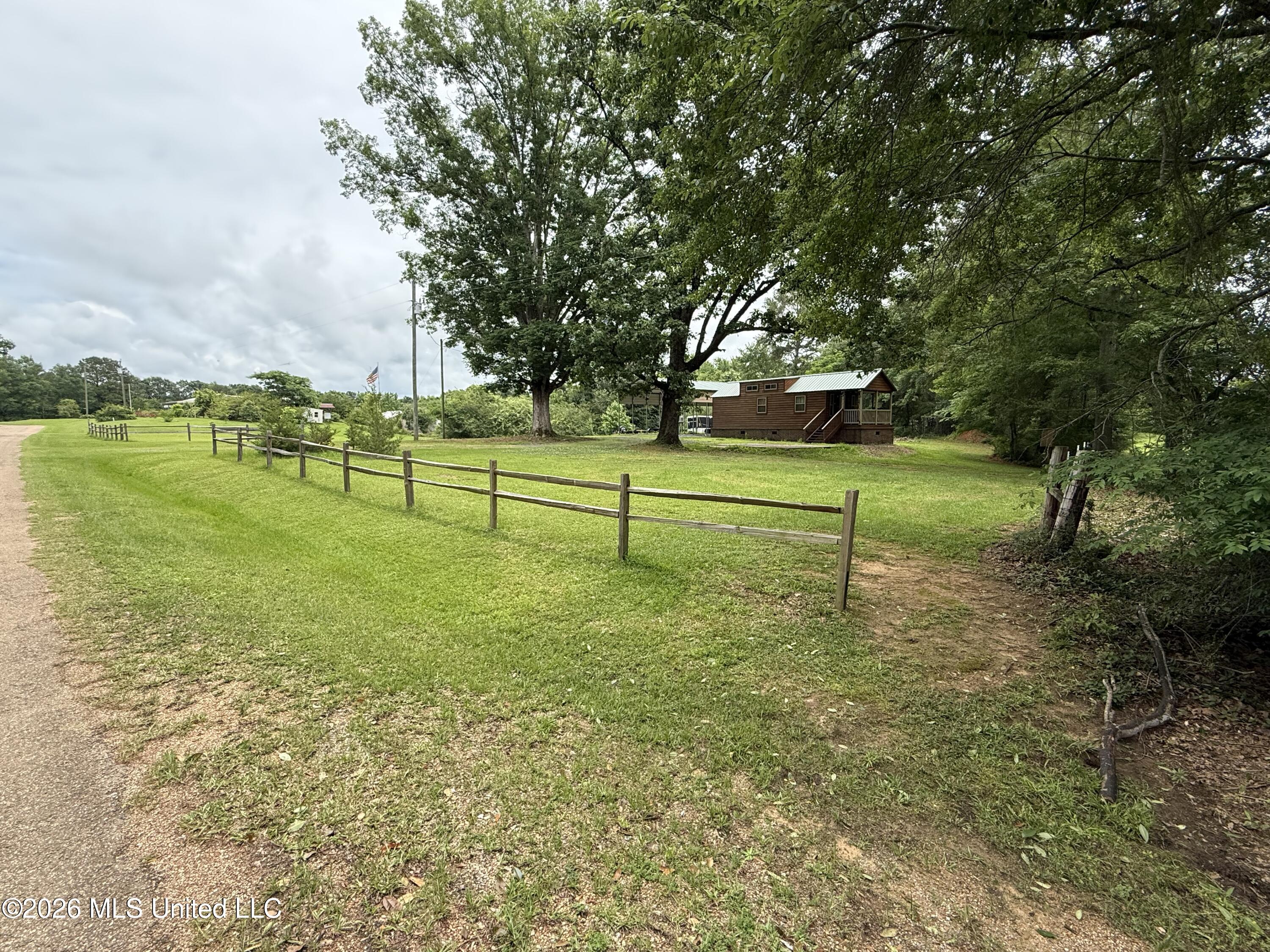1687 Thaggard Road Property Photo 4