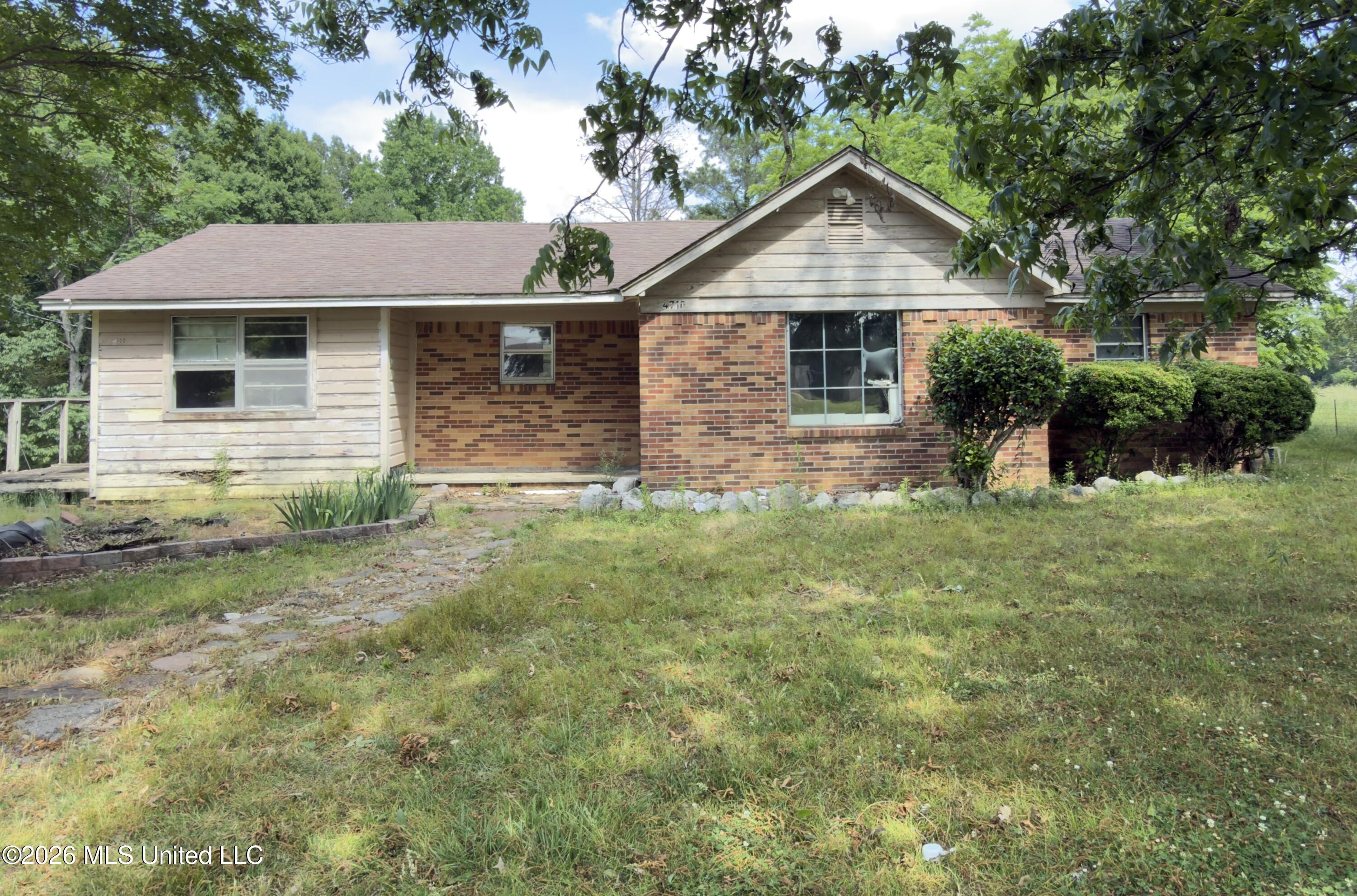 4710 Smith Road Property Photo 1