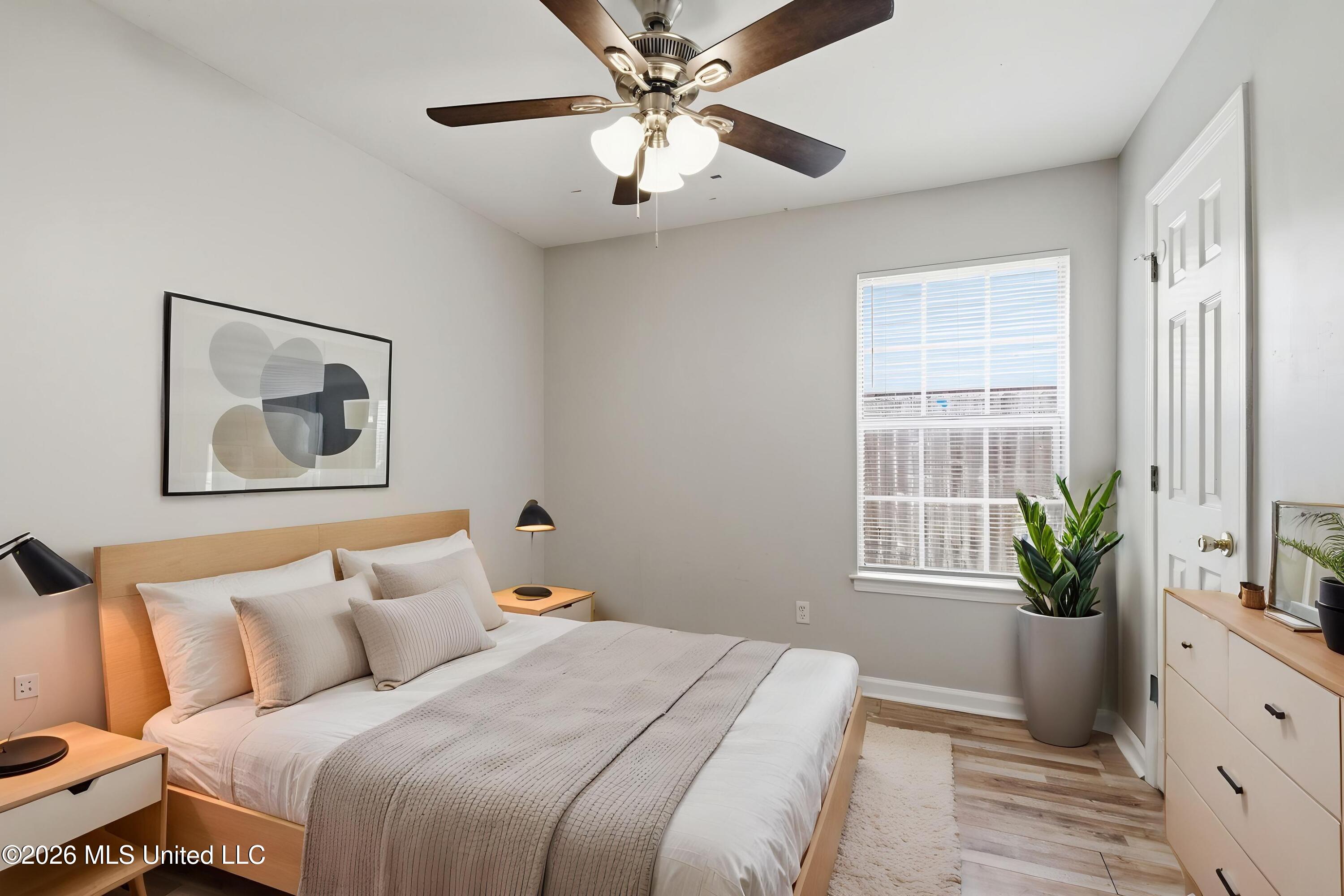 5870 Garden Walk Property Photo 4