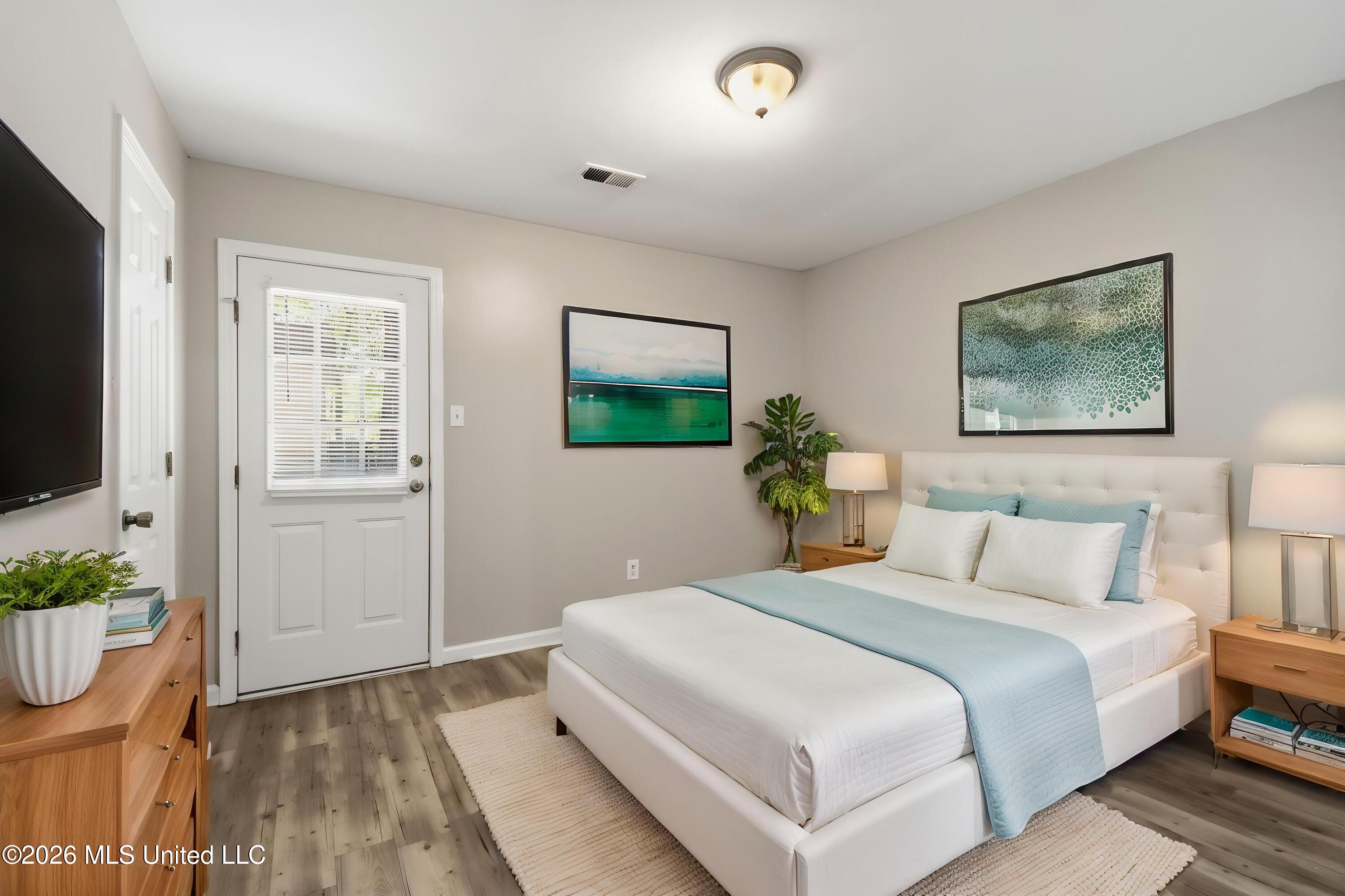 5870 Garden Walk Property Photo 6