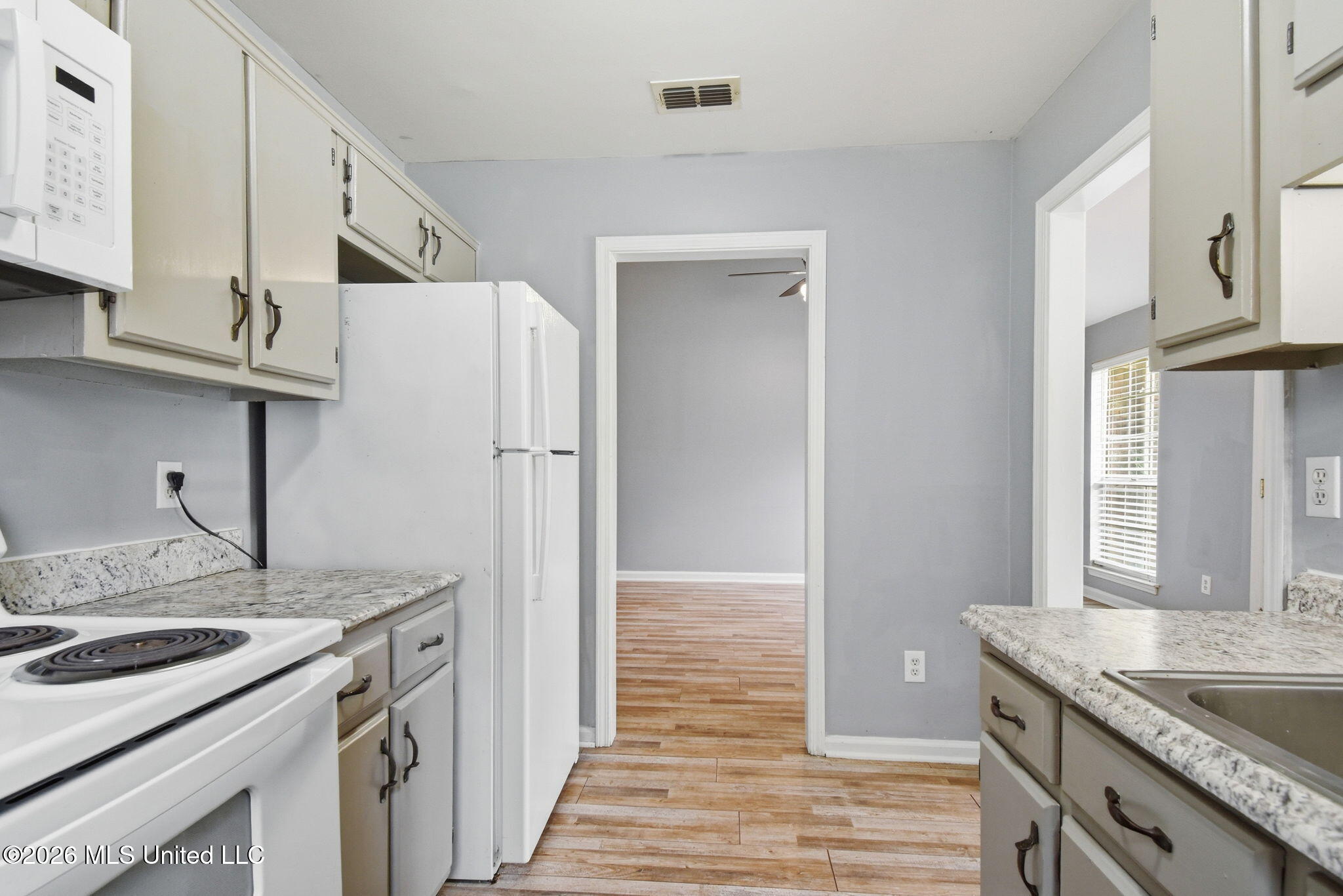 5870 Garden Walk Property Photo 8
