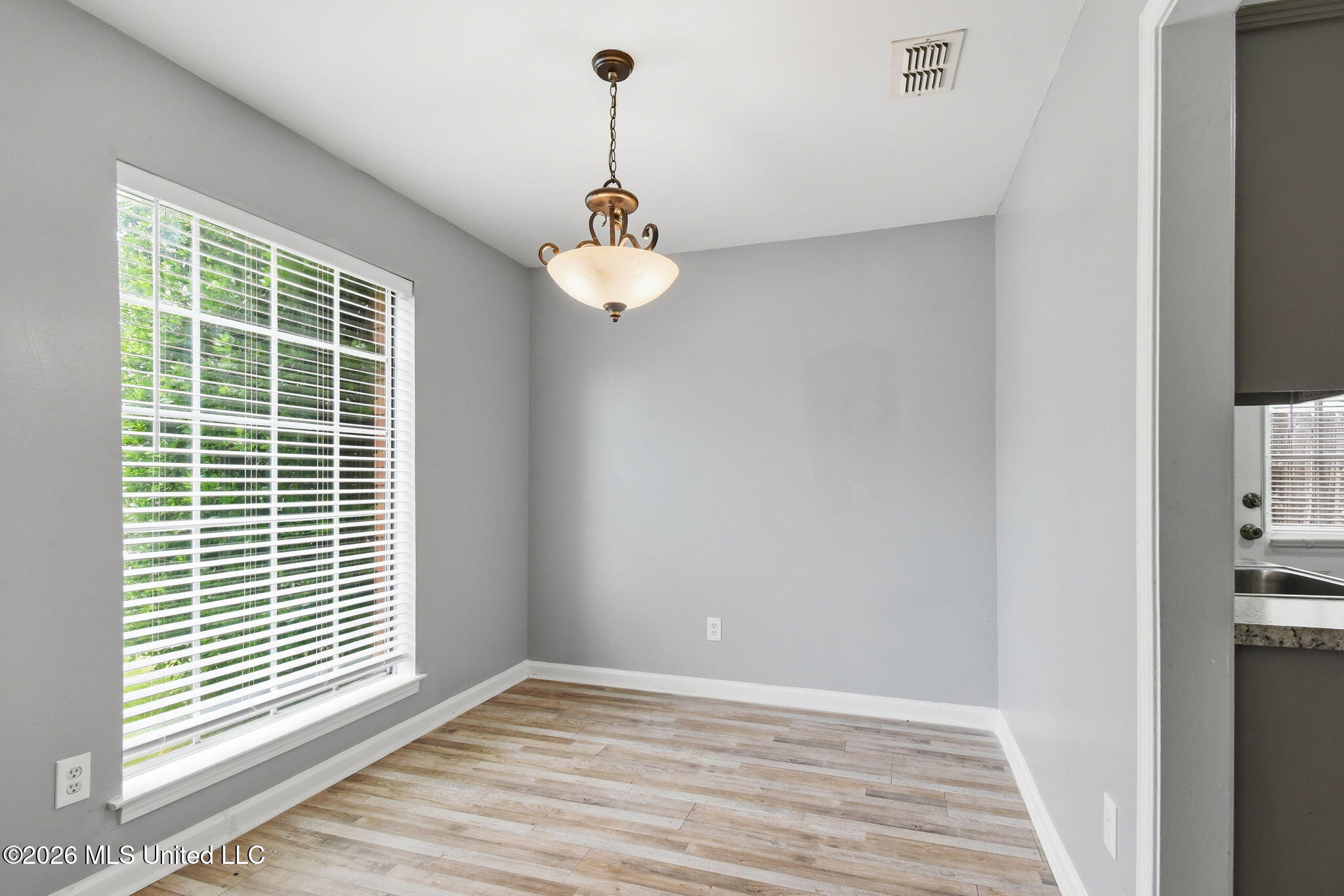 5870 Garden Walk Property Photo 9
