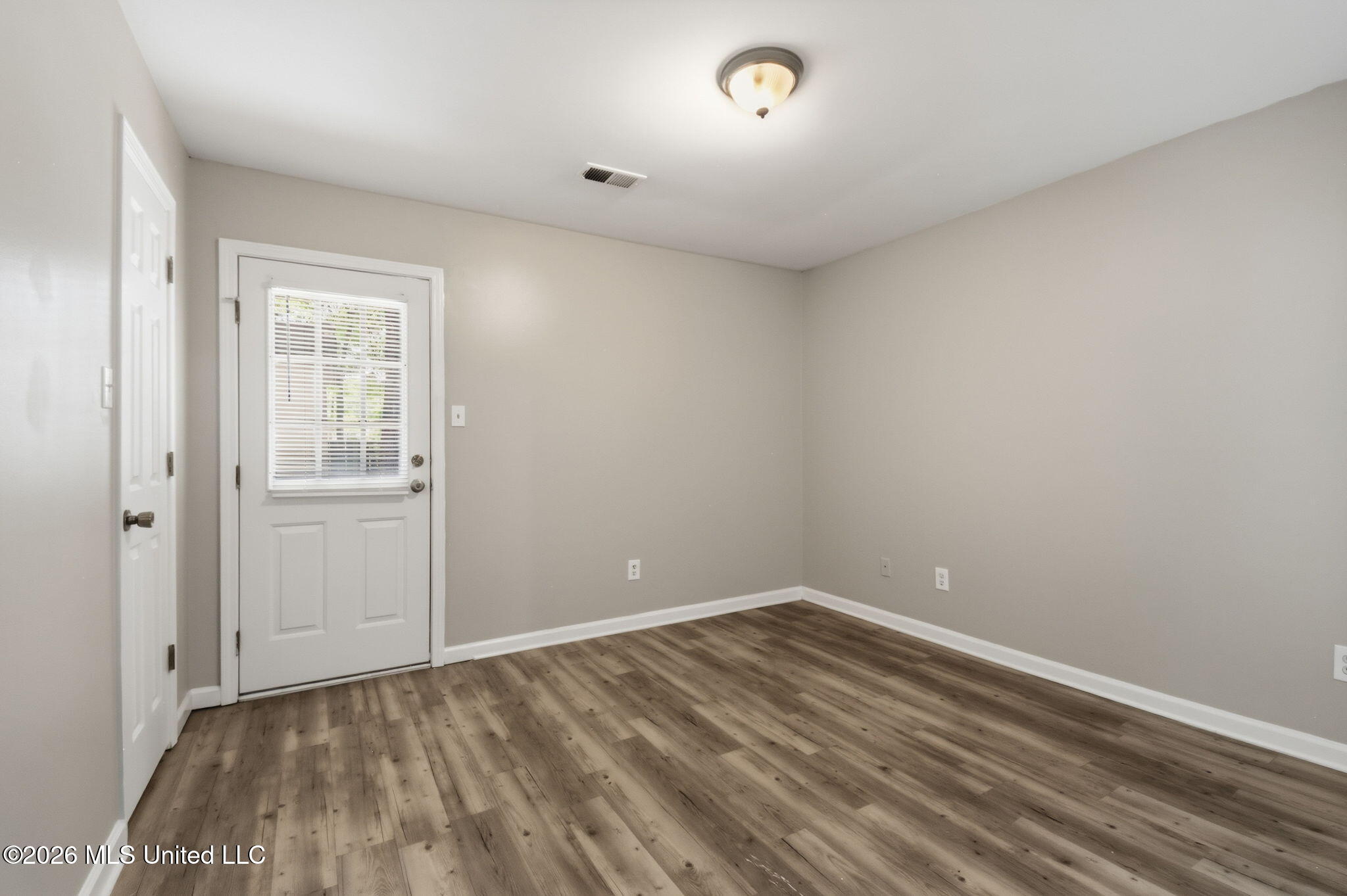5870 Garden Walk Property Photo 15