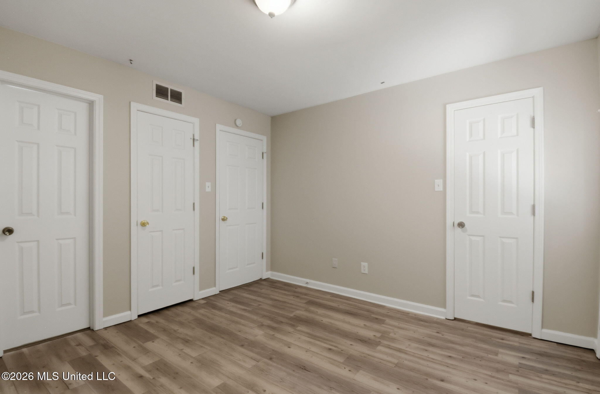 5870 Garden Walk Property Photo 16