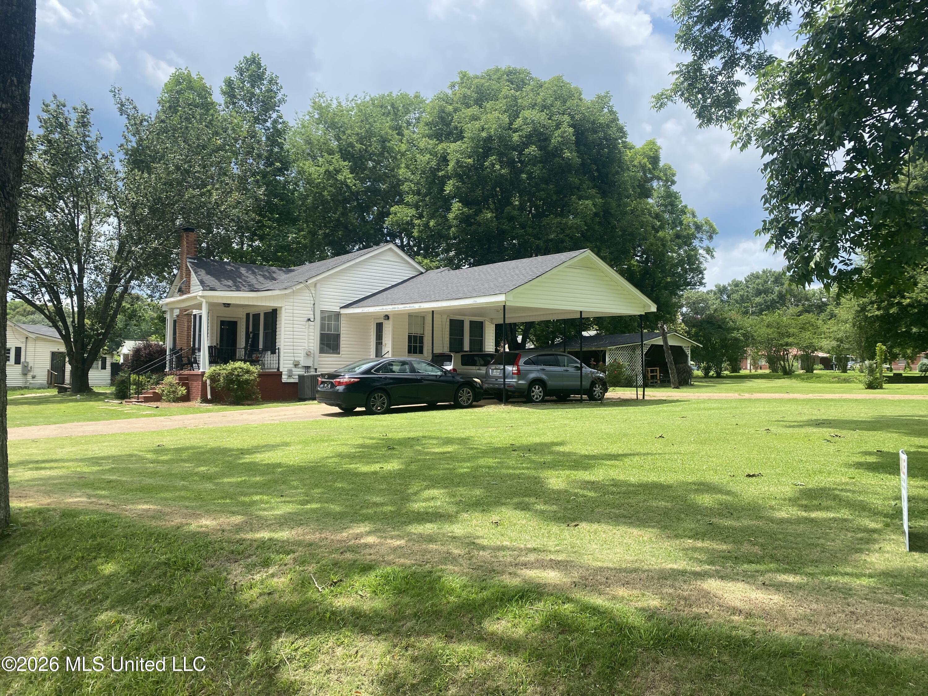 512 E Franklin Street Property Photo 3