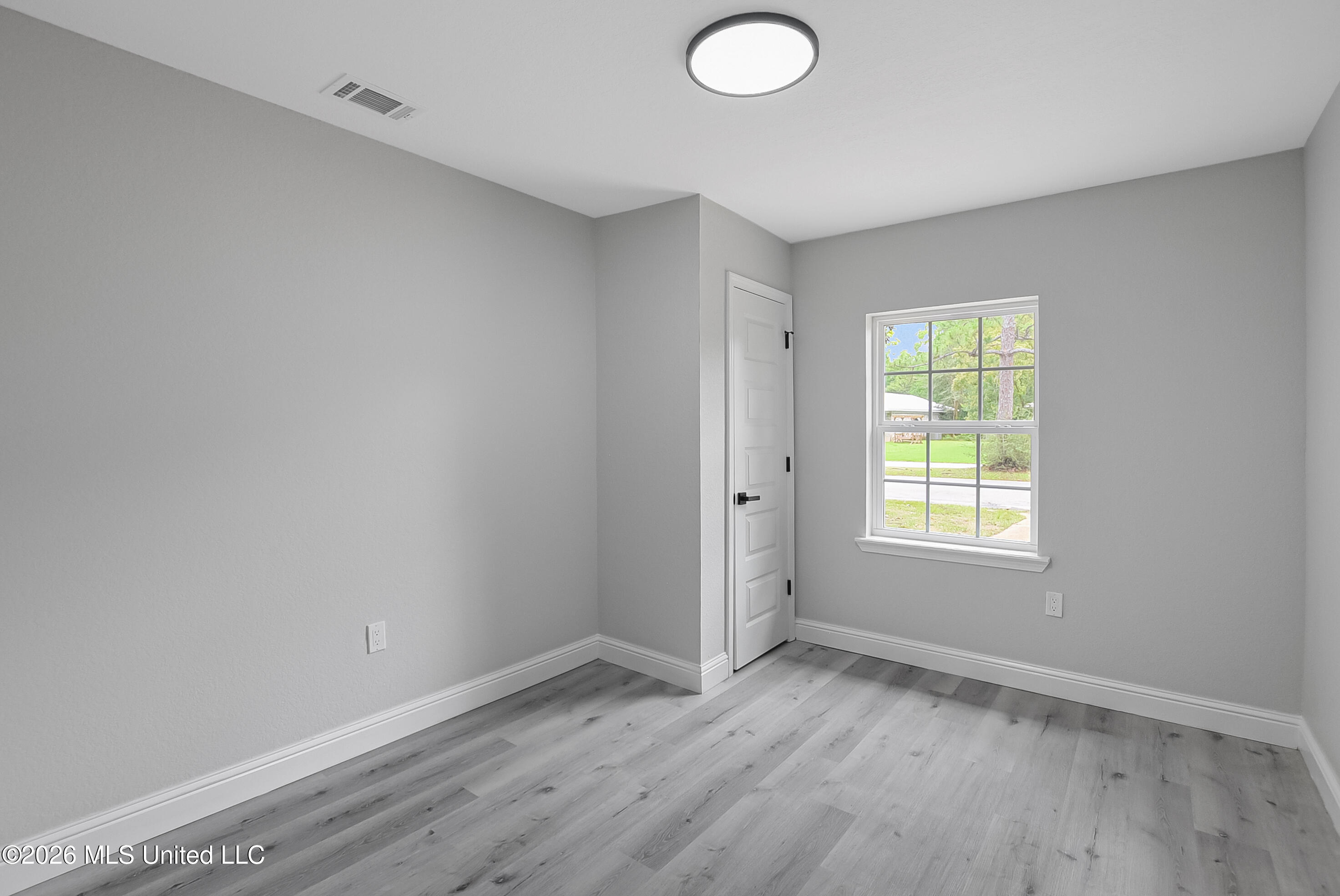 2104 Westgate Parkway Property Photo 8