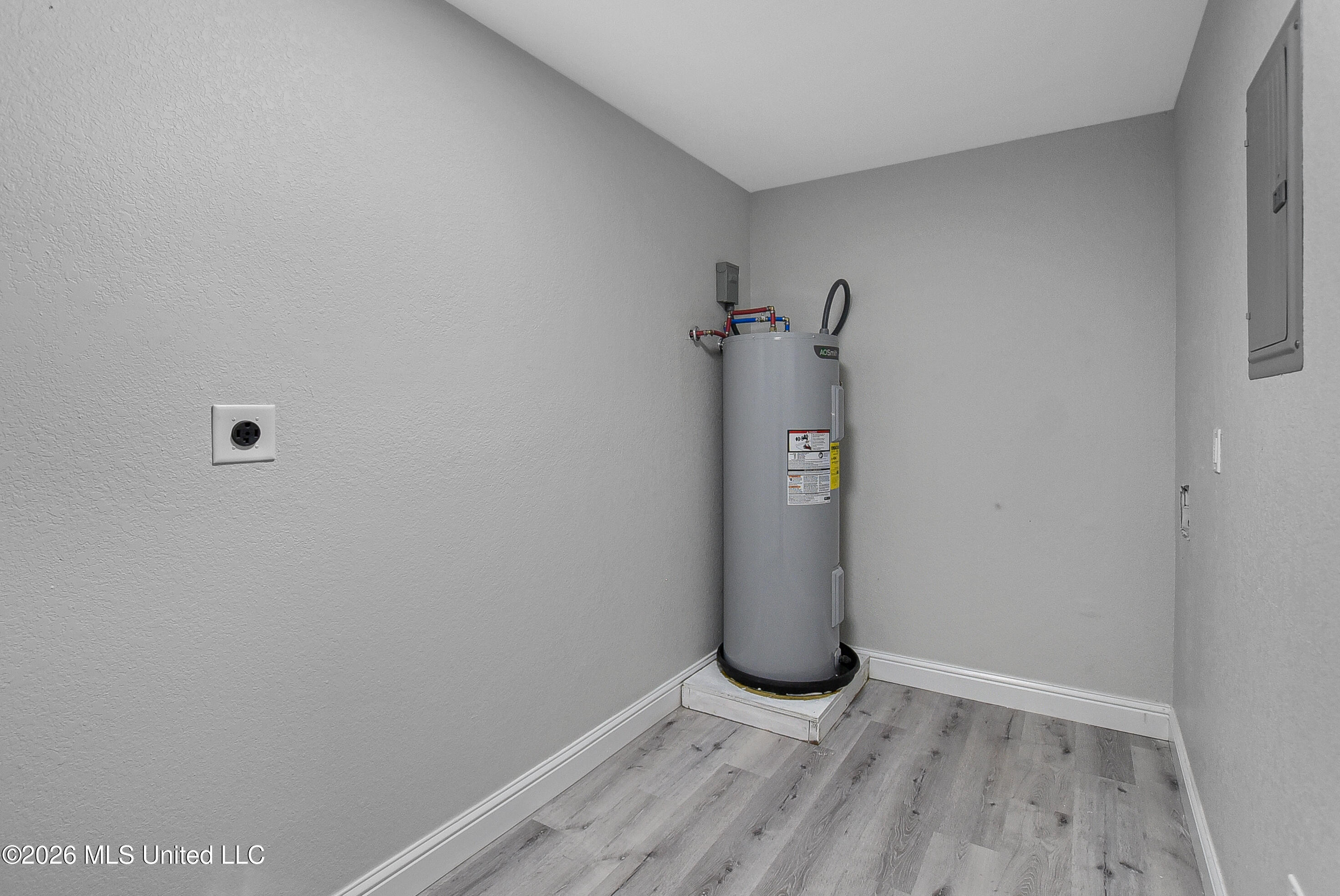 2104 Westgate Parkway Property Photo 10