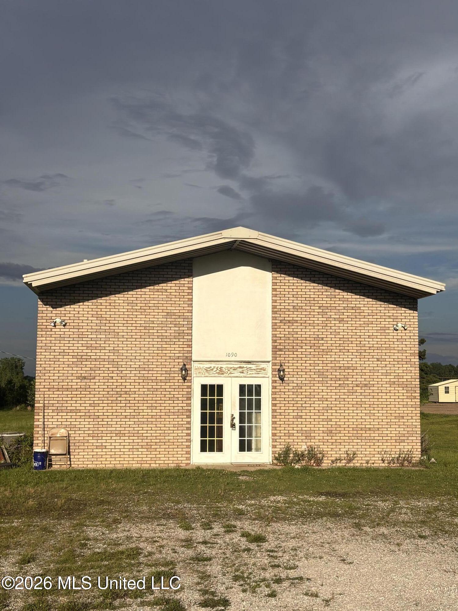1090 County Road 833