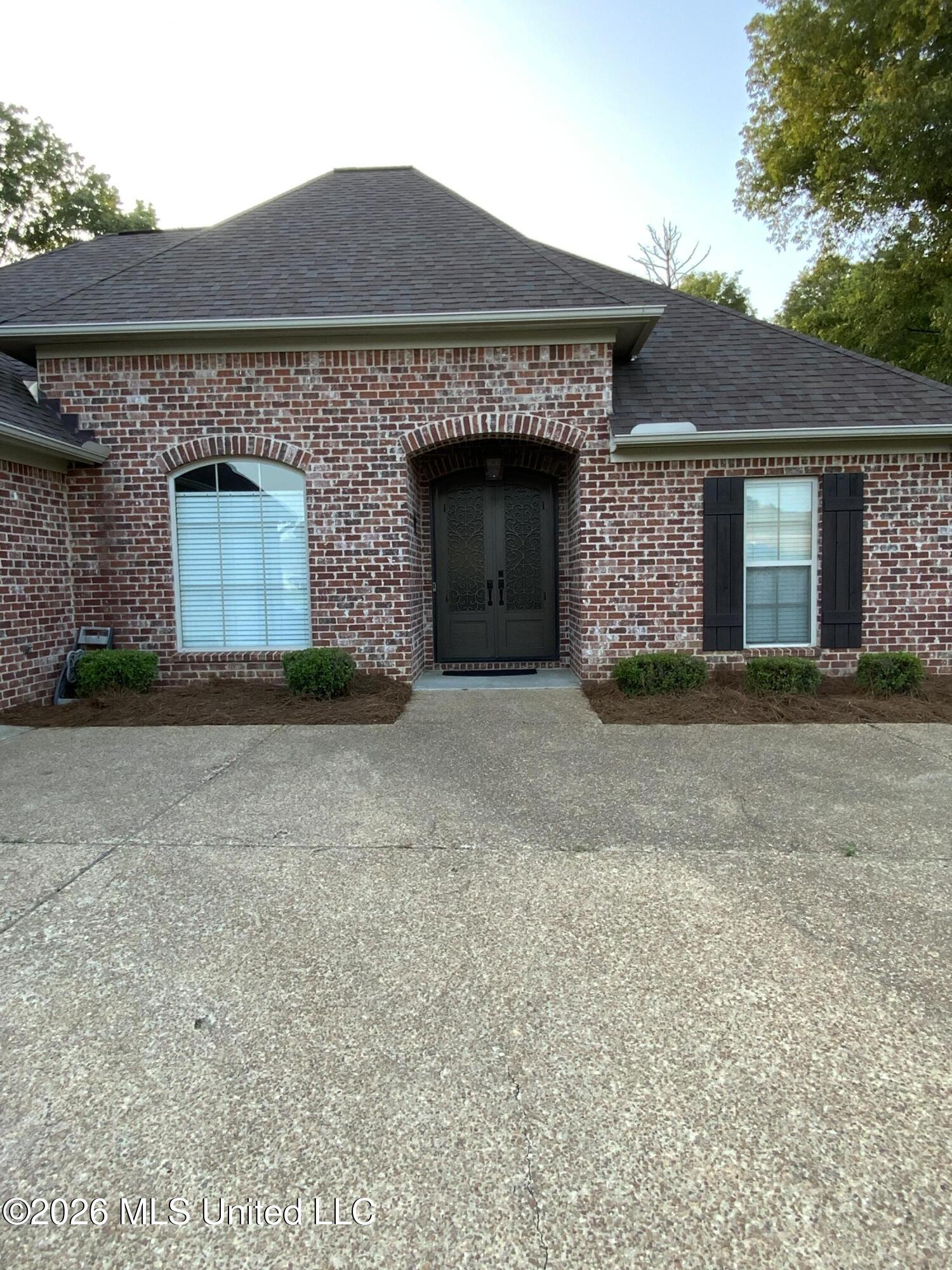 785 Creston Drive Property Photo 1