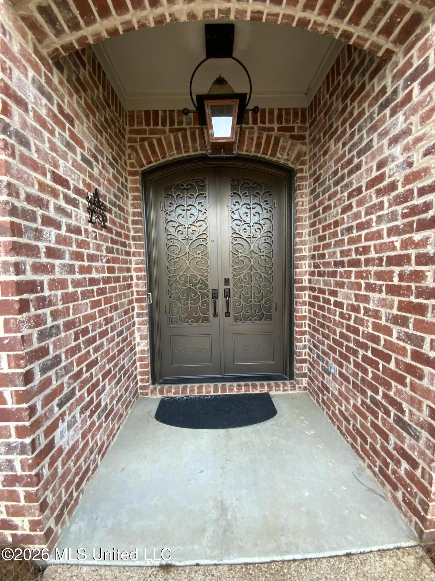 785 Creston Drive Property Photo 3