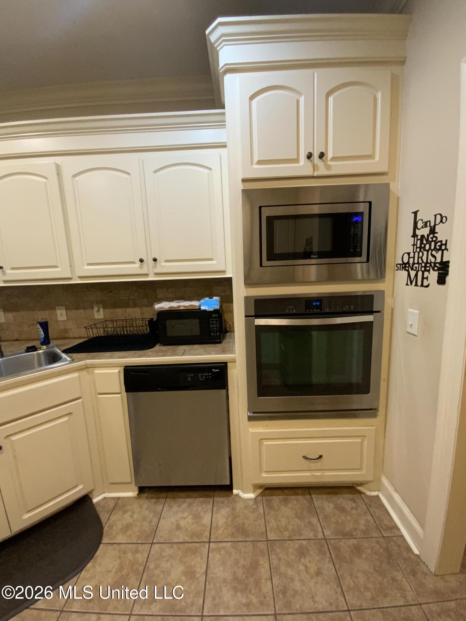 785 Creston Drive Property Photo 16