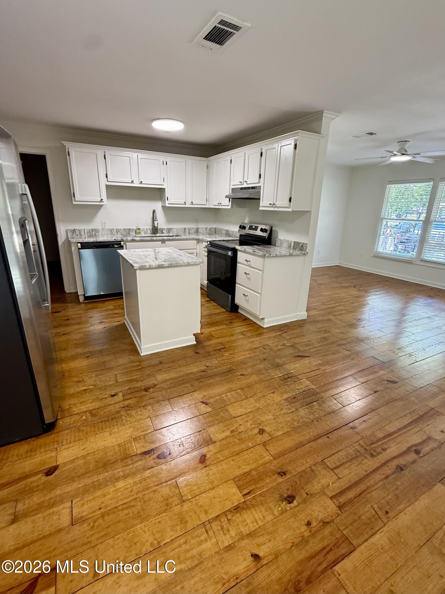 117 Grape Street Property Photo 4