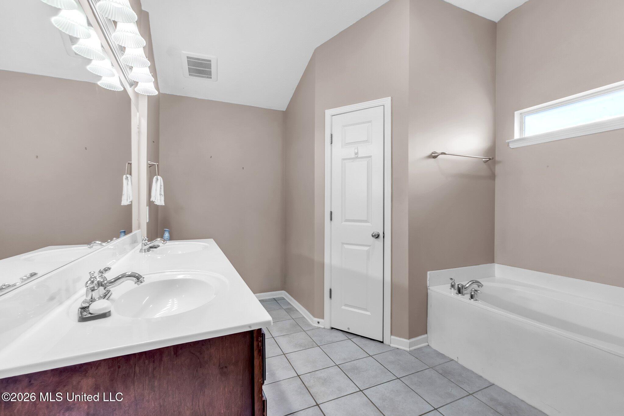 108 Sunrise Cove Property Photo 20