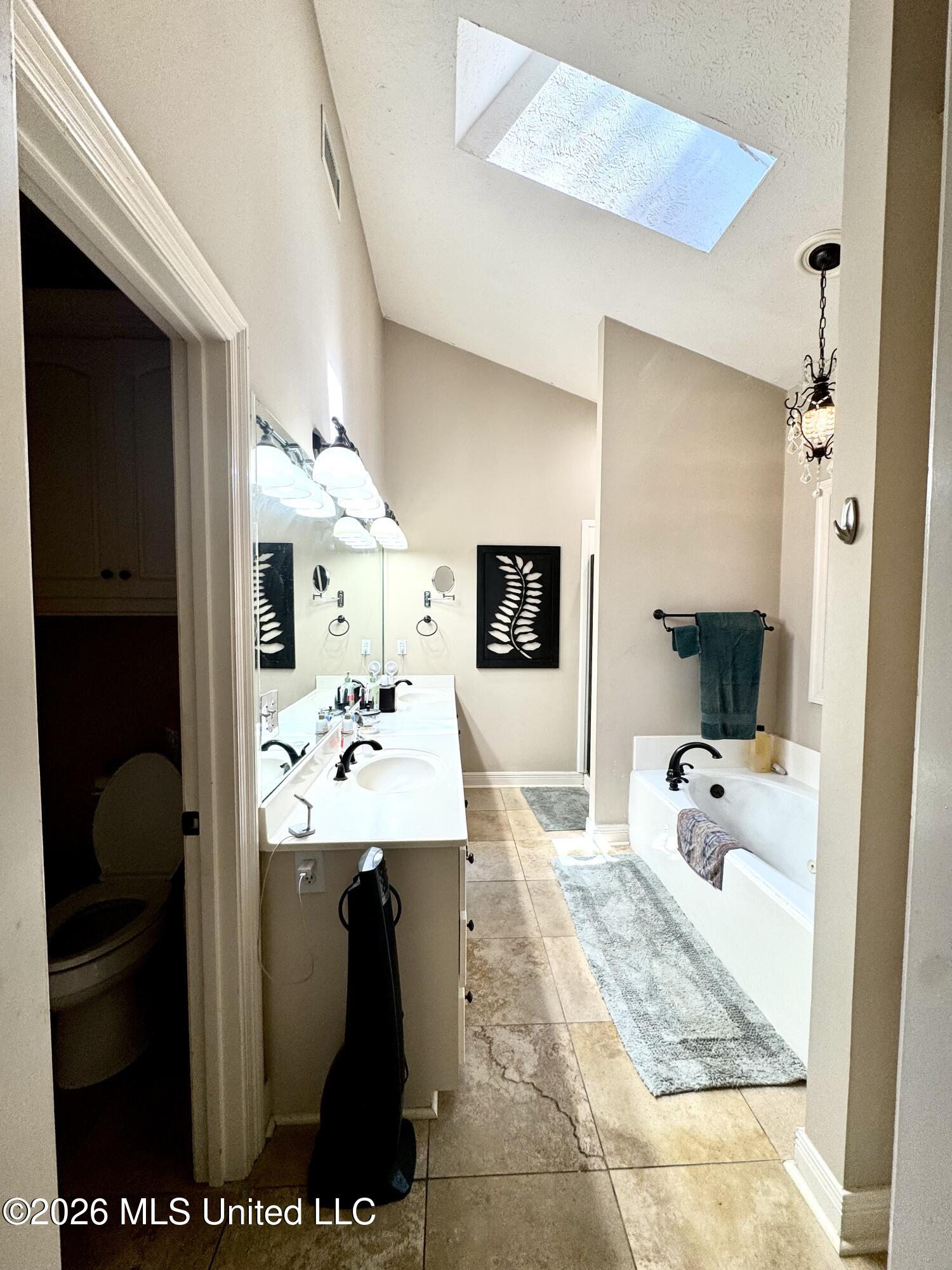 620 Turnberry Lane Property Photo 13