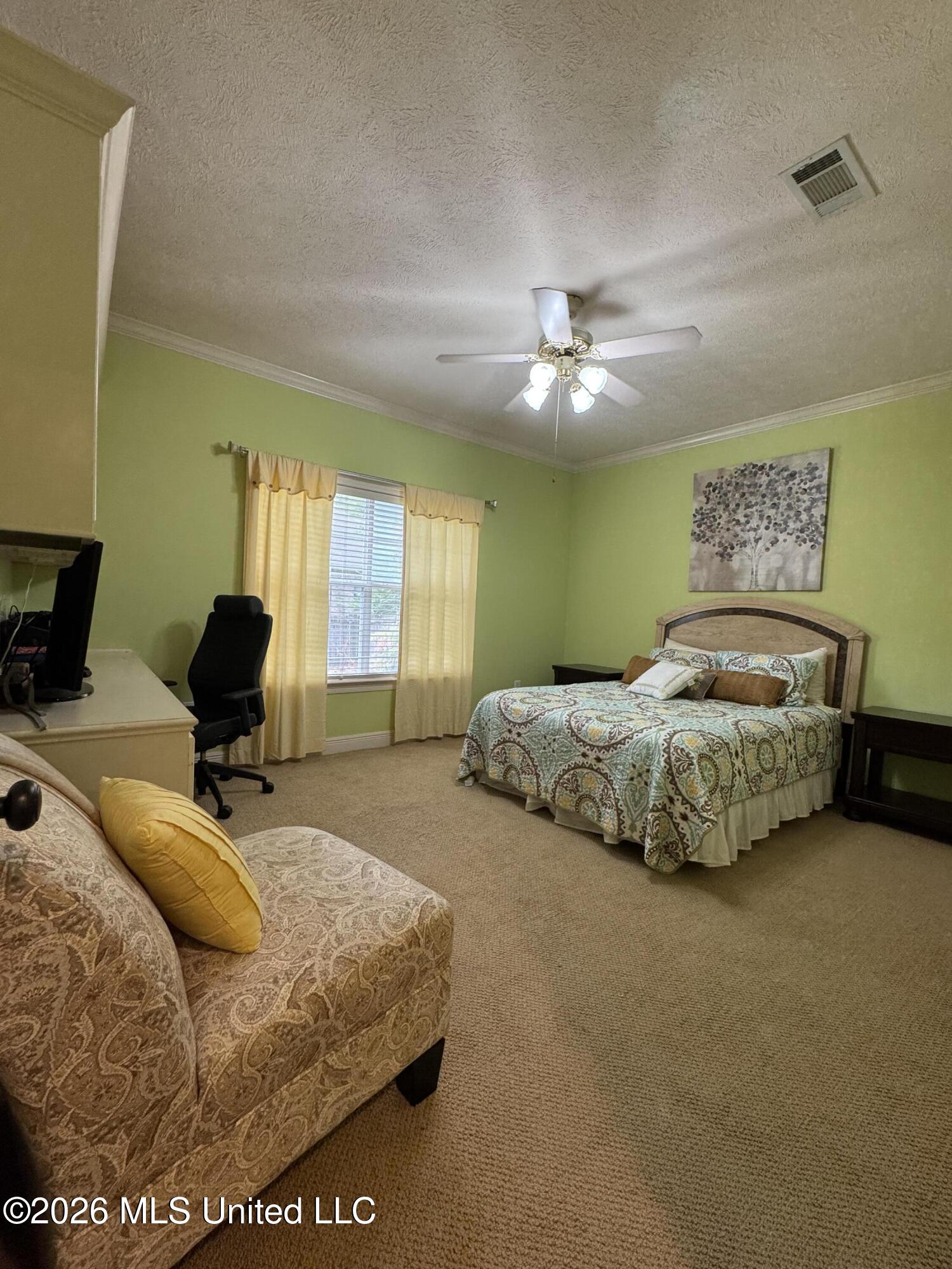 620 Turnberry Lane Property Photo 20