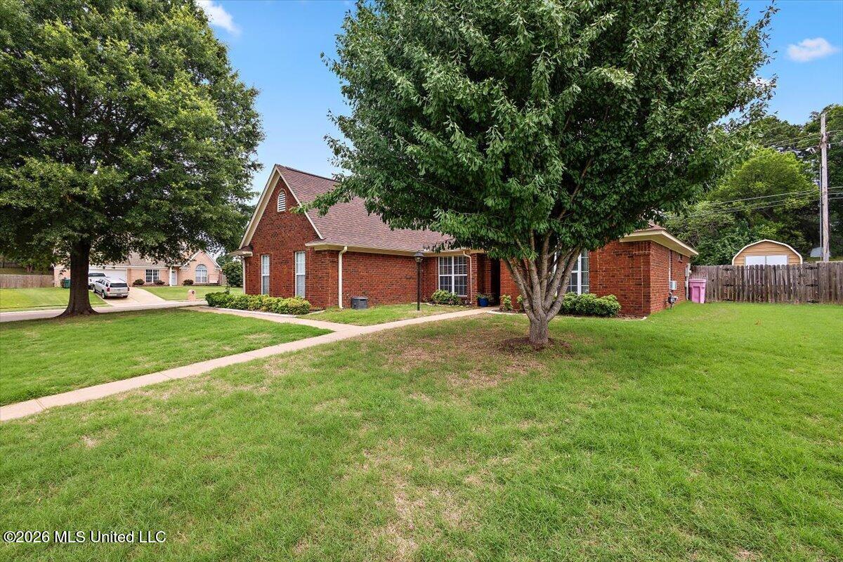 7350 Thistledown Cove Property Photo 5